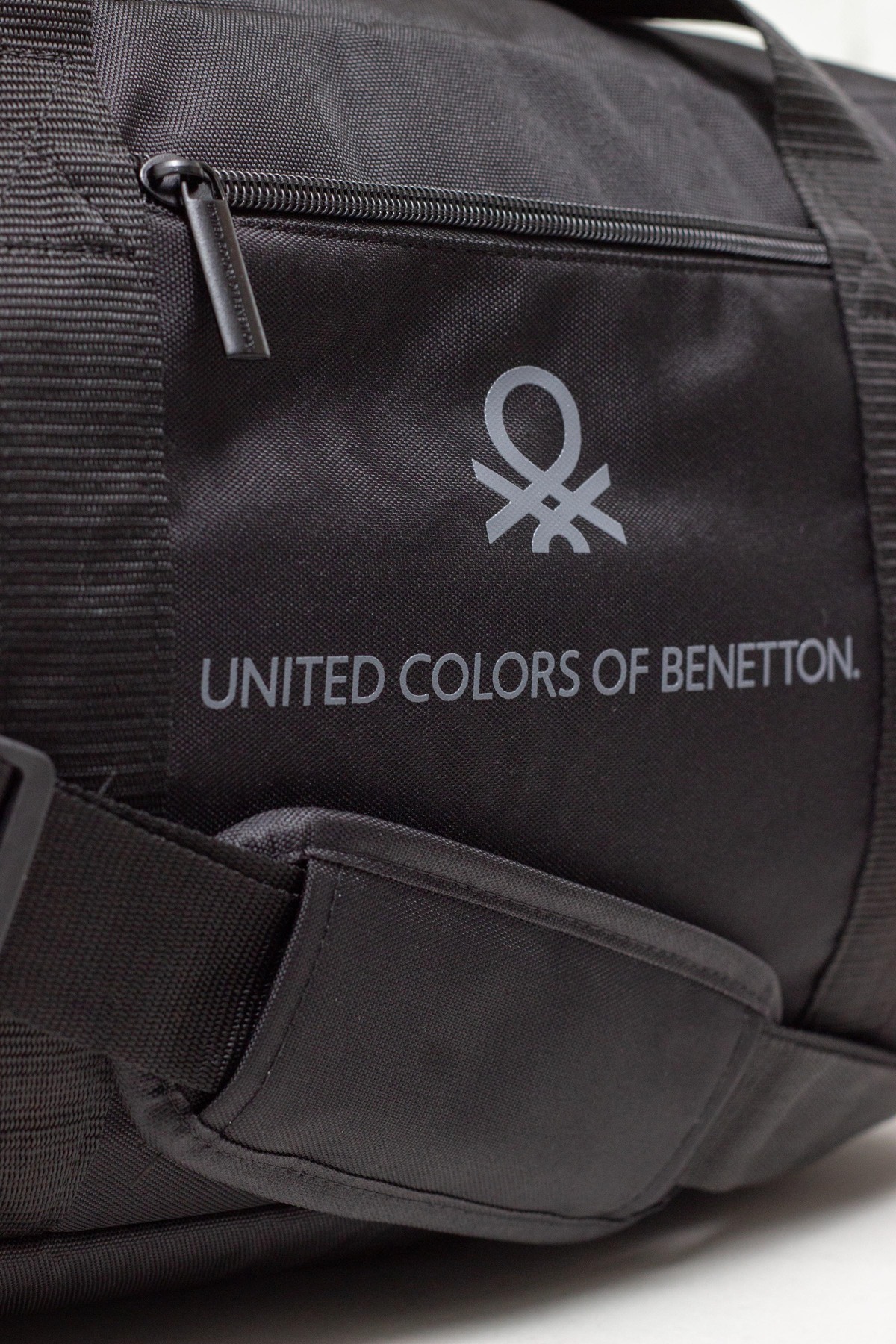 United Colors of Benetton Siyah Unisex Omuz Askılı Seyahat El Valizi Spor Çantası 21060 görsel 7