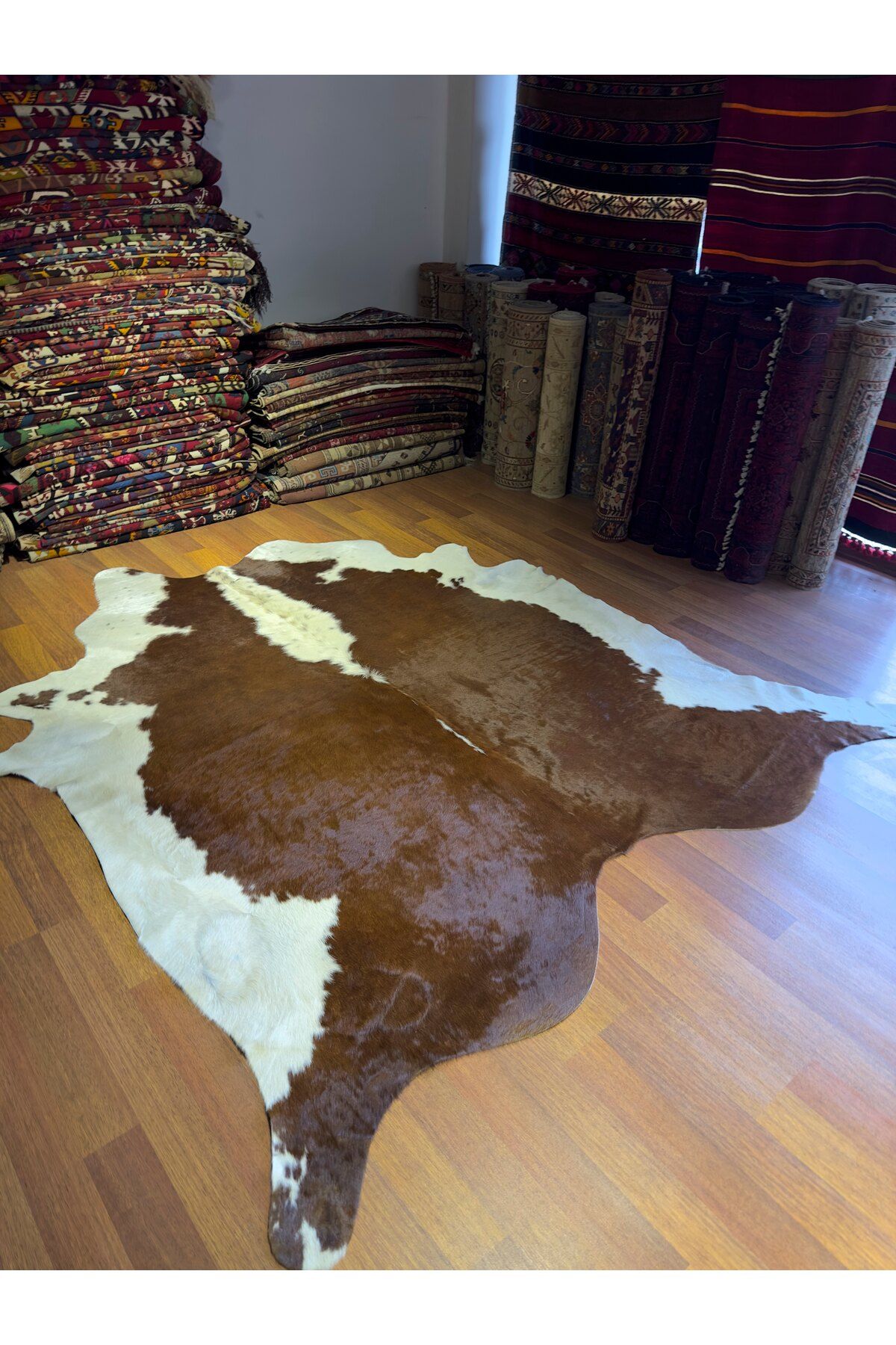 DOGANLAR ANTIQ GERÇEK DERİ NATUREL DANA DERİSİ 156 KAHVE 230X240 POST HALI