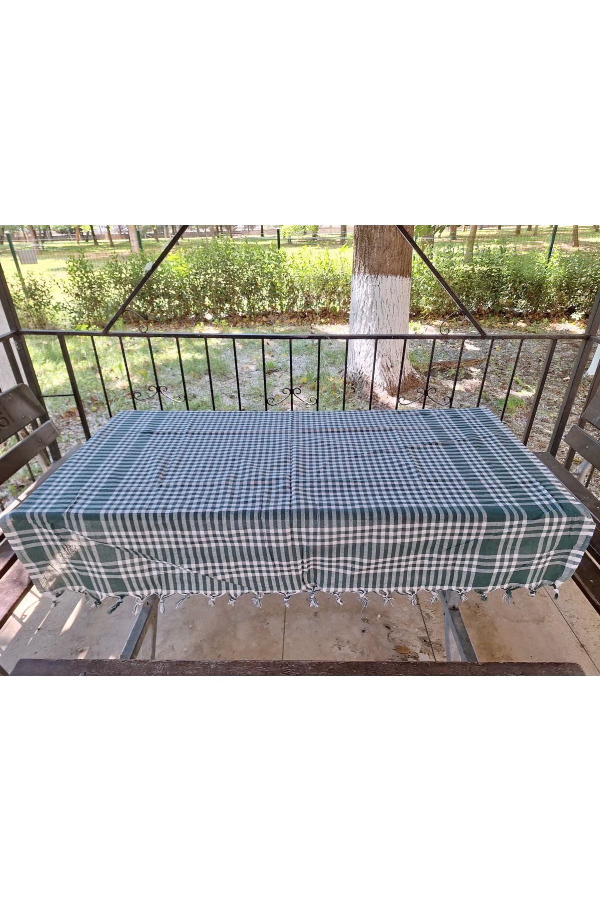 EMPA A V M 170x170 piknik örtüsü, Sofra bezi ve 4 adet yaylı masa mandalı