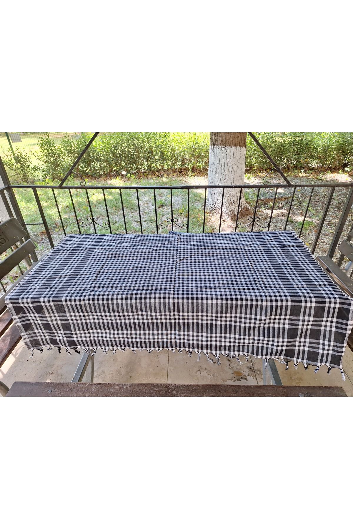 EMPA A V M 170x170 piknik örtüsü, Sofra bezi ve 4 adet yaylı masa mandalı