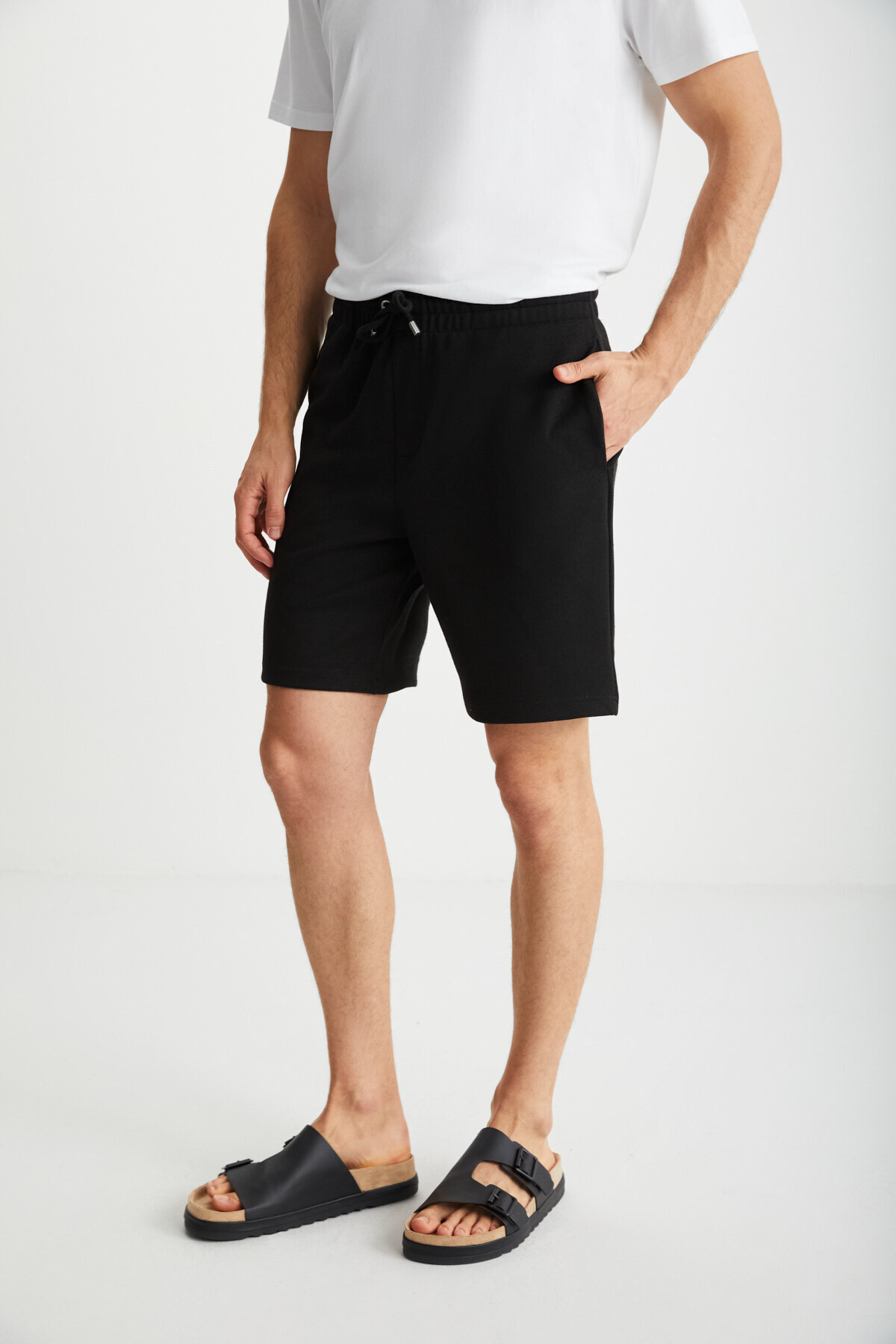 GRIMELANGE  Lorven Erkek Bağlamalı Regular Fit Siyah Şort & Bermuda - Görsel 2