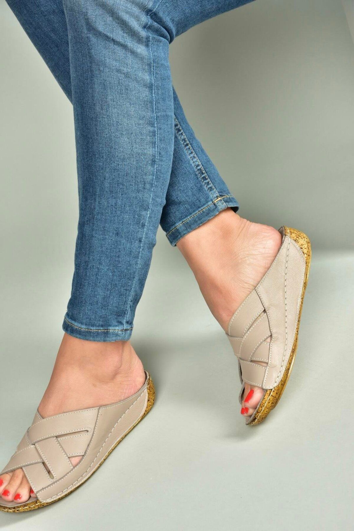 Fox Shoes U555123403 Vizon Hakiki Deri Kadın Terlik