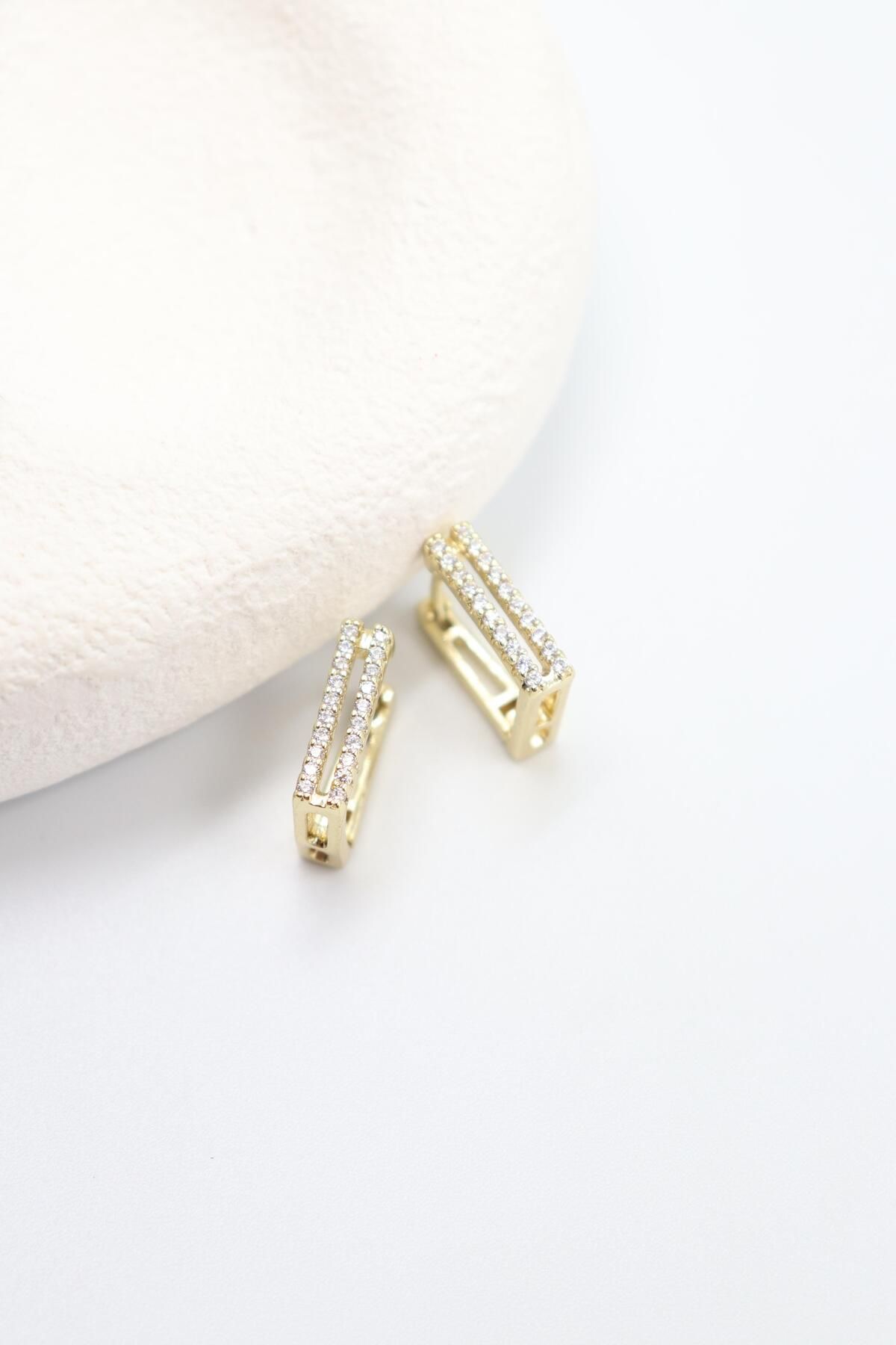 BY CANSU ACCESSORİES Benedetta Gold Küpe (14k)