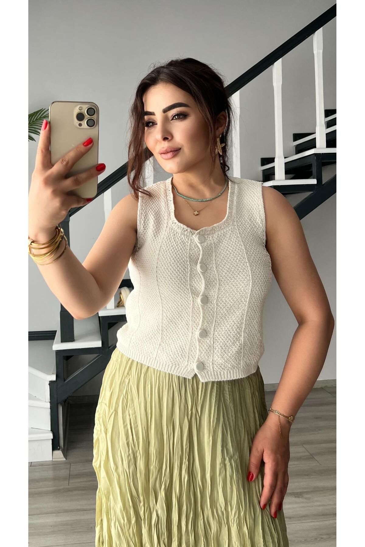 Oslove Ekru 5 Düğmeli Triko Yelek