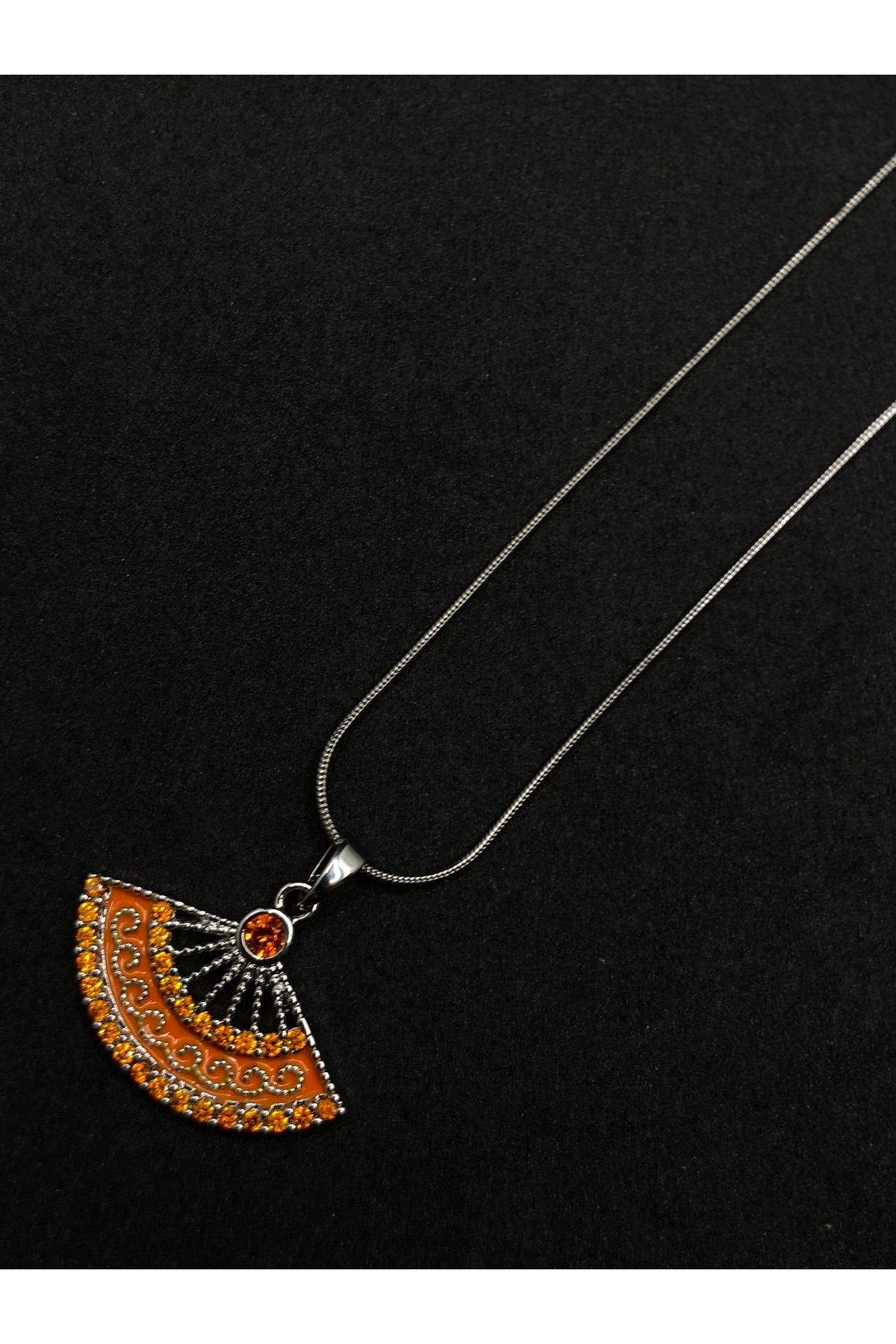 Jiji Jewelery Yelpaze Trend Moda İşleme Detaylı Gümüş Renk Paslanmaz Çelik Kolye