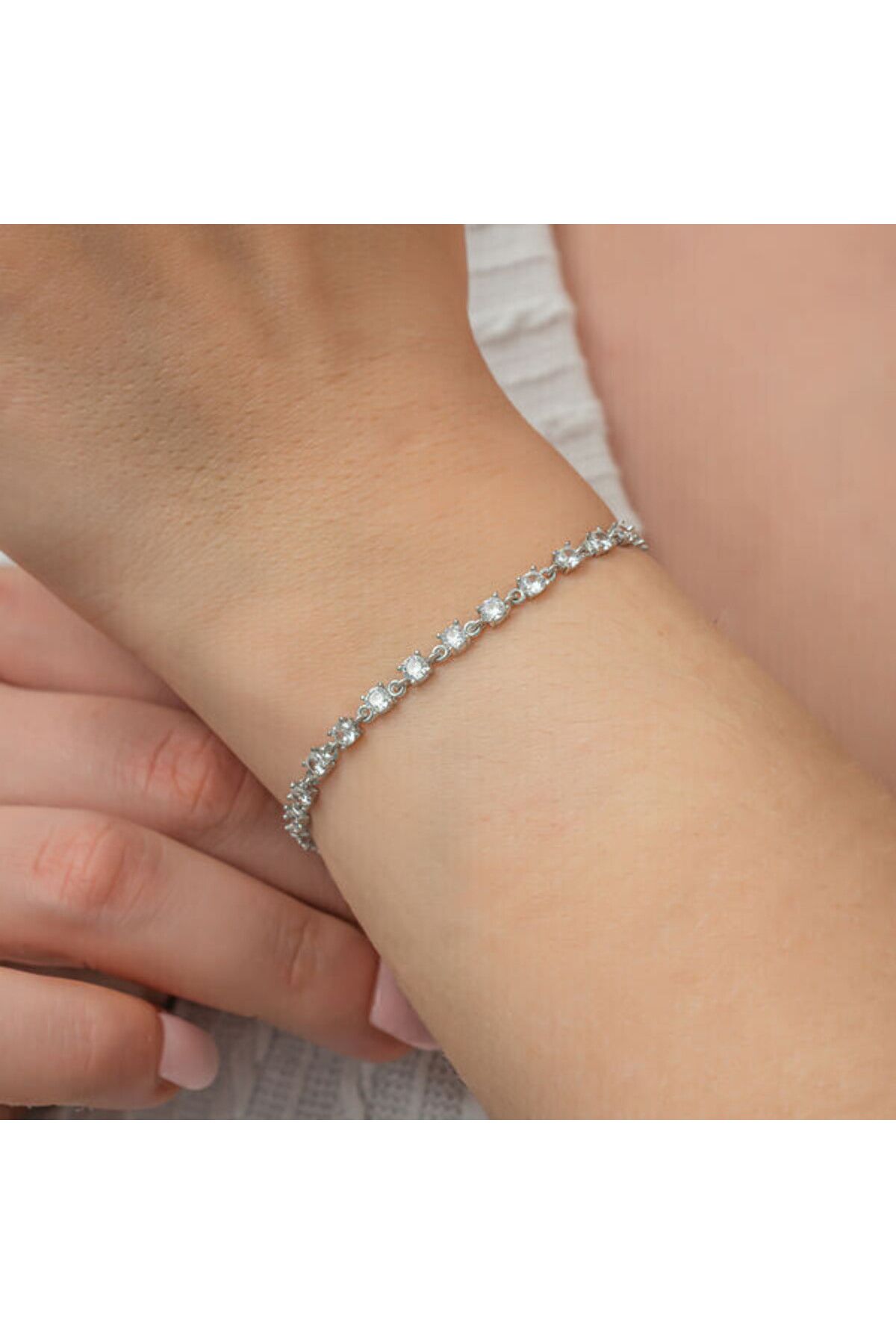 shop Su Yolu Kare Beyaz Taşlı 925 Ayar Gümüş Bileklik