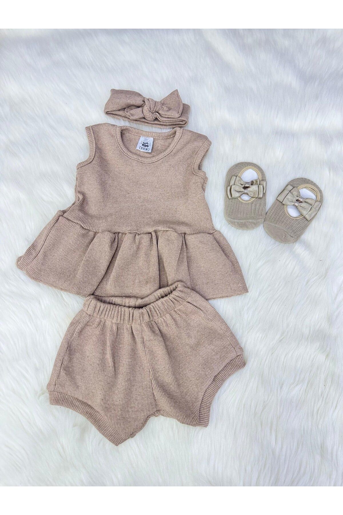 ŞAPKAKİDS SÜTLÜ KAHVE RİBANA BABET FİYONKLU ÇORAP VE BANDANA SET