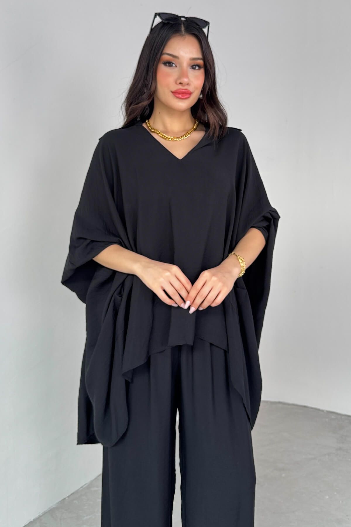 Cappmoda TKM-13286 Siyah Gömlek Yaka Cepli Yarasa Kol Bluz Bol Paça Salaş Pantolon İkili Takım