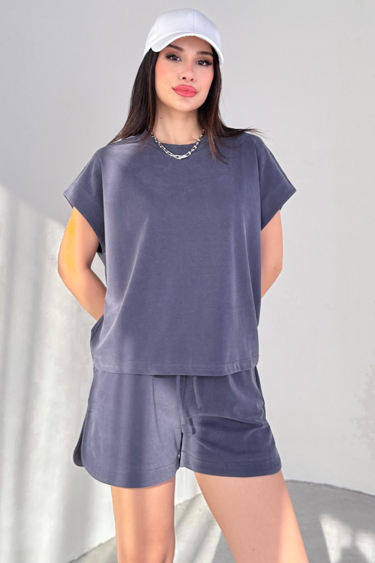 Cappmoda TKM-13311 Füme Yarasa Kol Tişört & Yırtmaç Detaylı Şort Modal Kumaş İkili Takım
