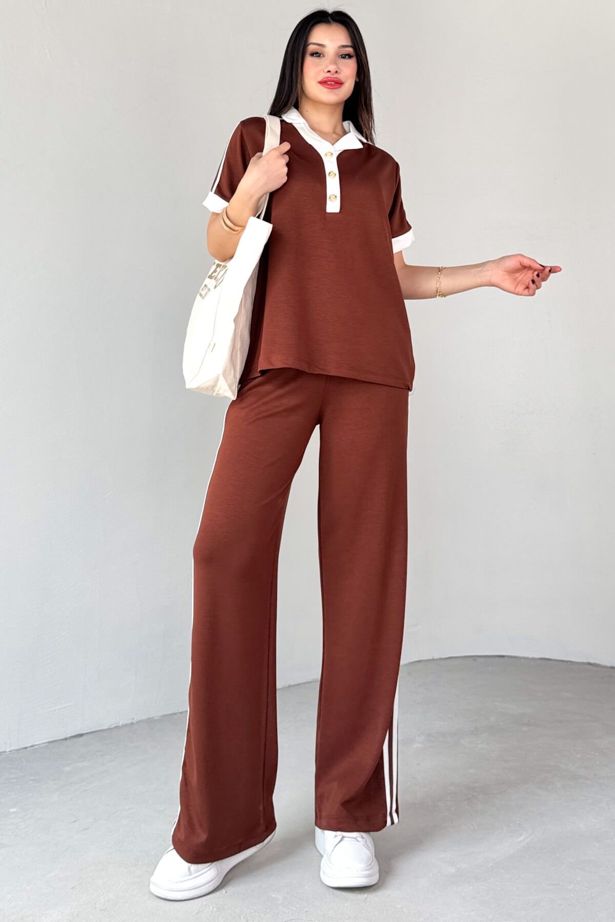 Cappmoda TKM-13304 Taba Modal Kumaş Polo Düğmeli Yaka Tişört & Salaş Pantolon Çizgili İkili Takım