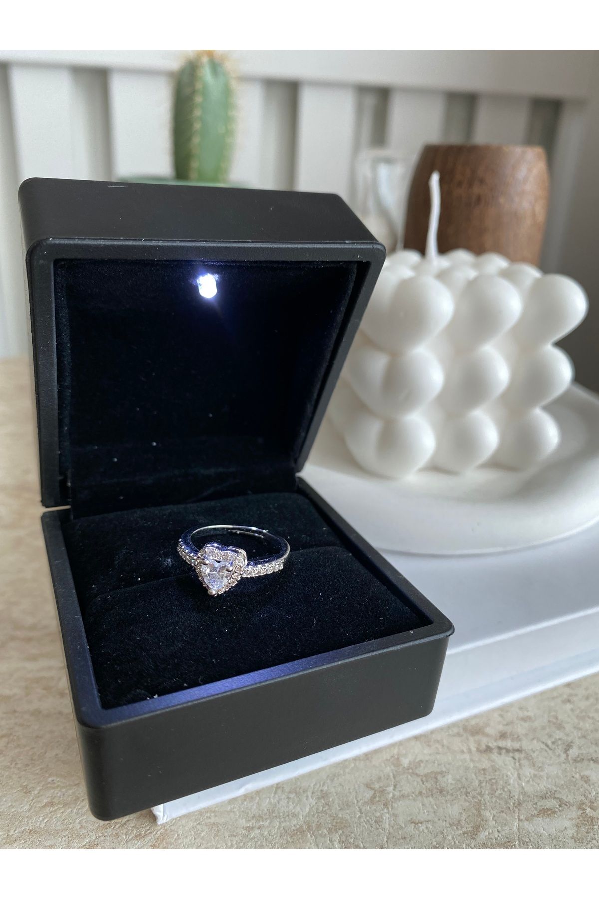 Moon Işıklı Kutuda Ayarlanabilir Ciddi İlişki Kalpli Silver Yüzük