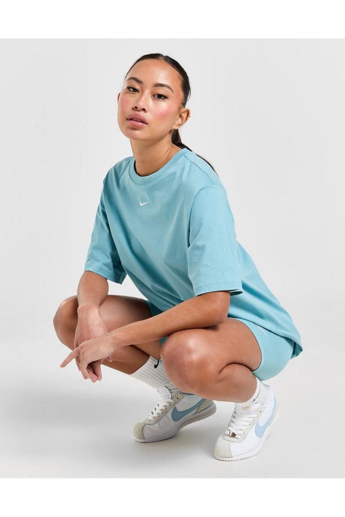 Nike Sportswear Essential Loose Fit Short-Sleeve Kadın Tişört YouSportswear