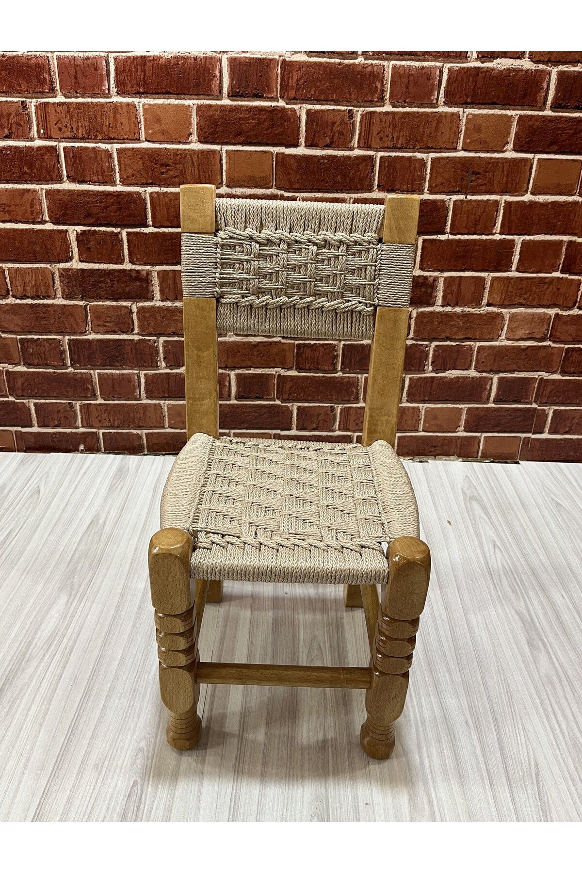 KAÇKAR KUZİNE SOBA EL YAPIMI AHŞAP ÖRME ÇOCUK SANDALYESİ İSKEMLE SIRT DESTEKLİ (BEJ)
