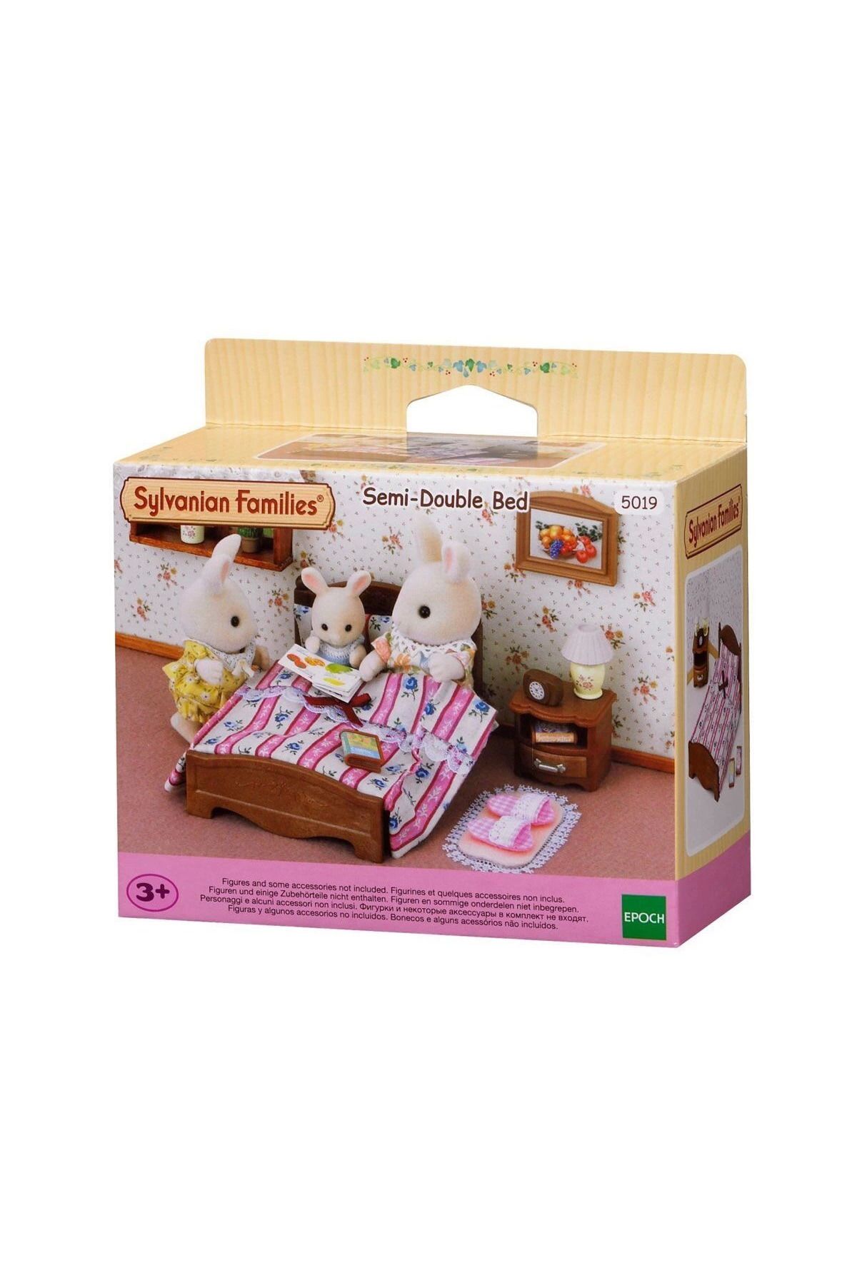 ÖYKÜ VE YİĞİT 5019 Sylvanian Families İki Kişilik Yatak Seti figürler ayrı satılır +3 yaş