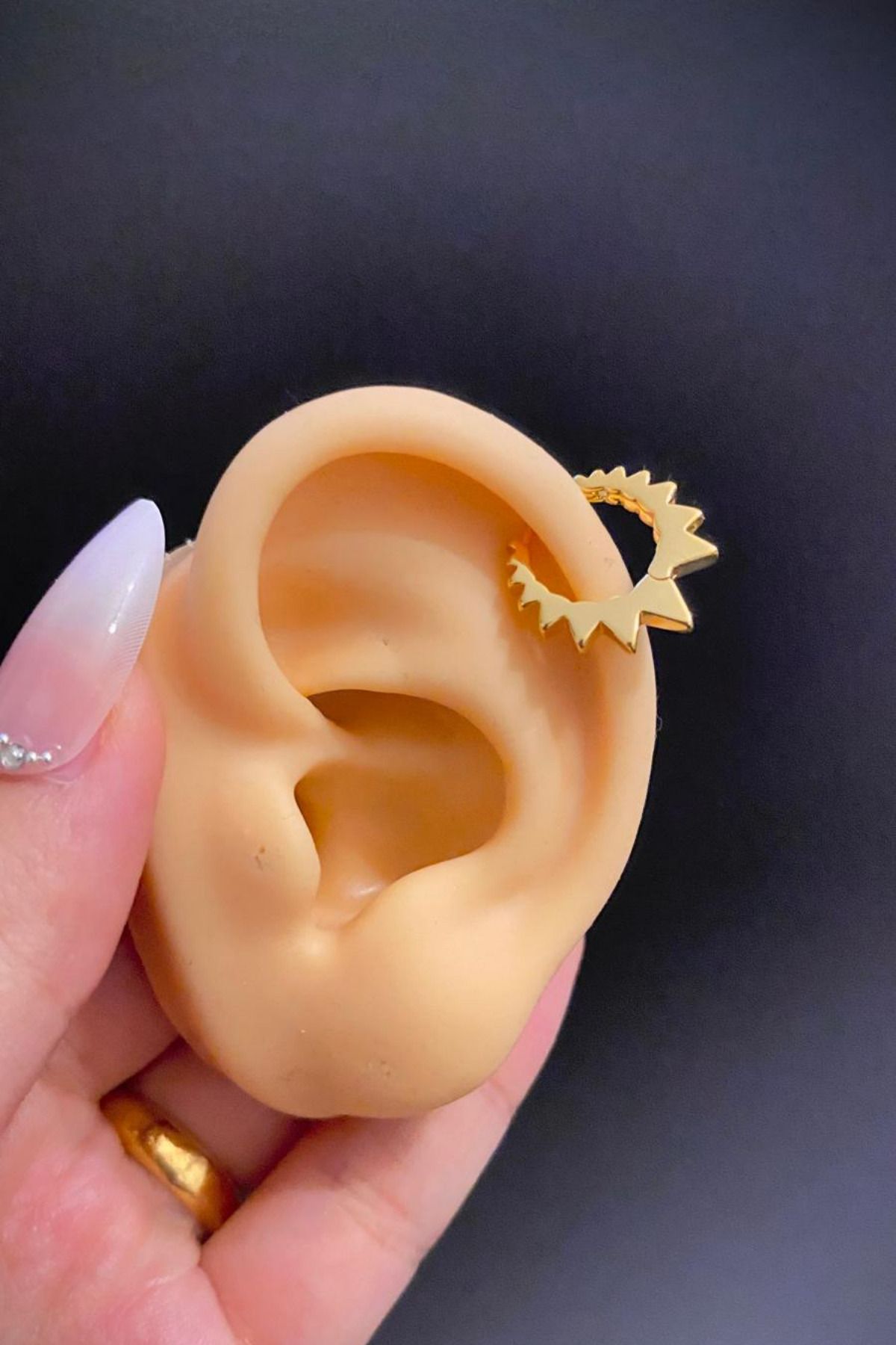 Blisse Piercing Kadın Gold Renk Spayk Figürlü 316L Çelik Helix & Lobe Kıkırdak Piercing