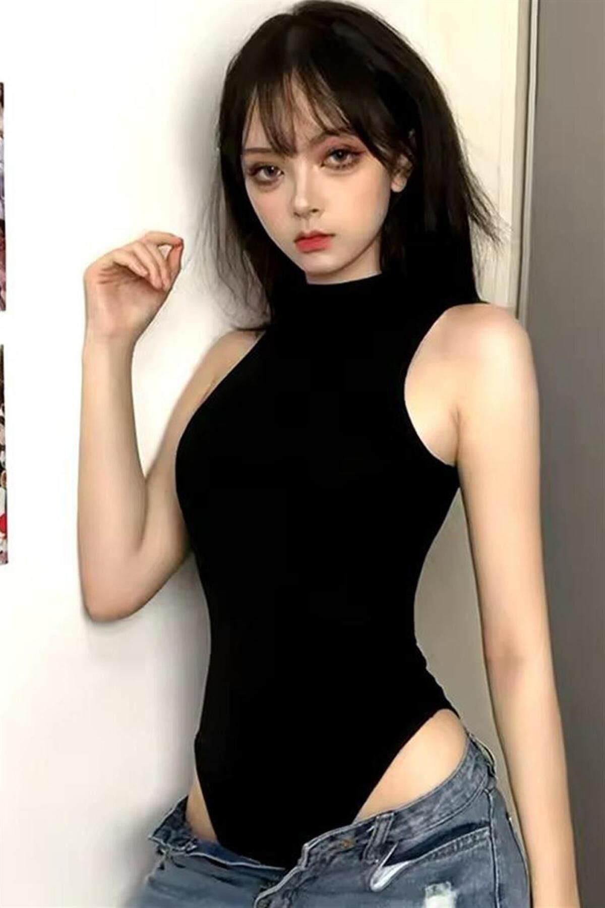 Karakedi Siyah Boğazlı Askılı Çıtçıtlı Body