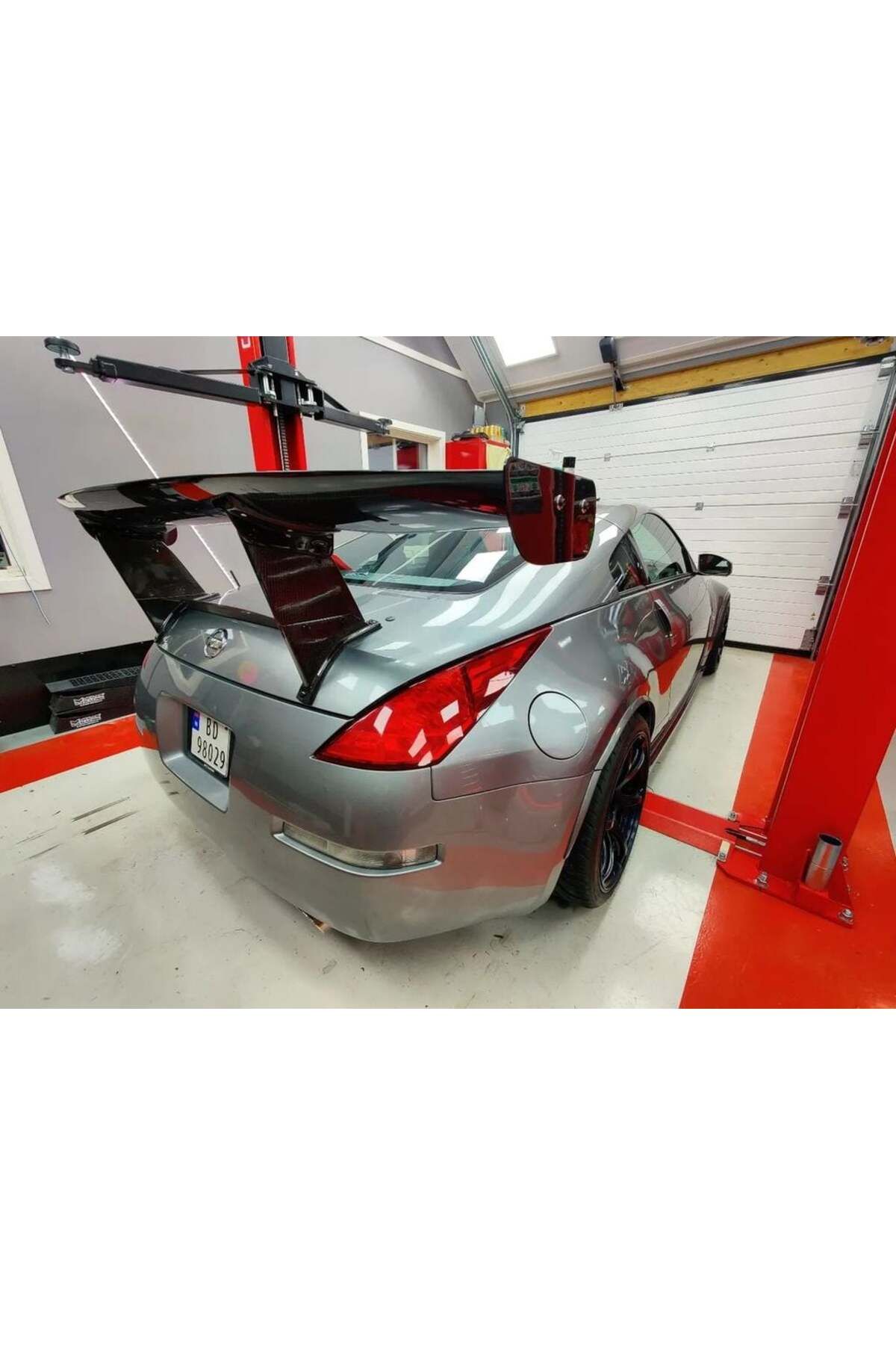Lucest Nissan 350Z - Bagaj Kanat Montajı ve Stand (Plastik Aparattır!!!)
