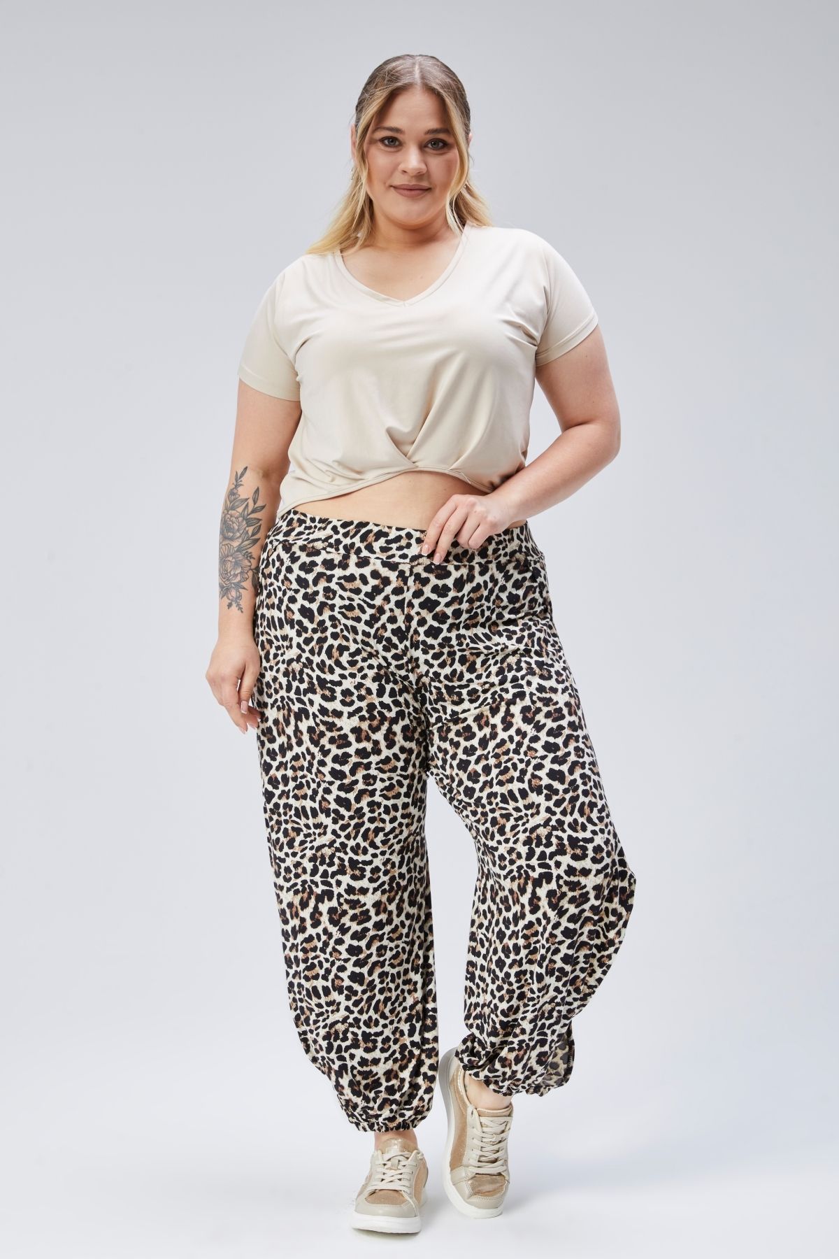 Curvy Trend-Plus Size Leopard Patterned Viscose Trousers with Elastic Waist and Legs and Side Slits 3
