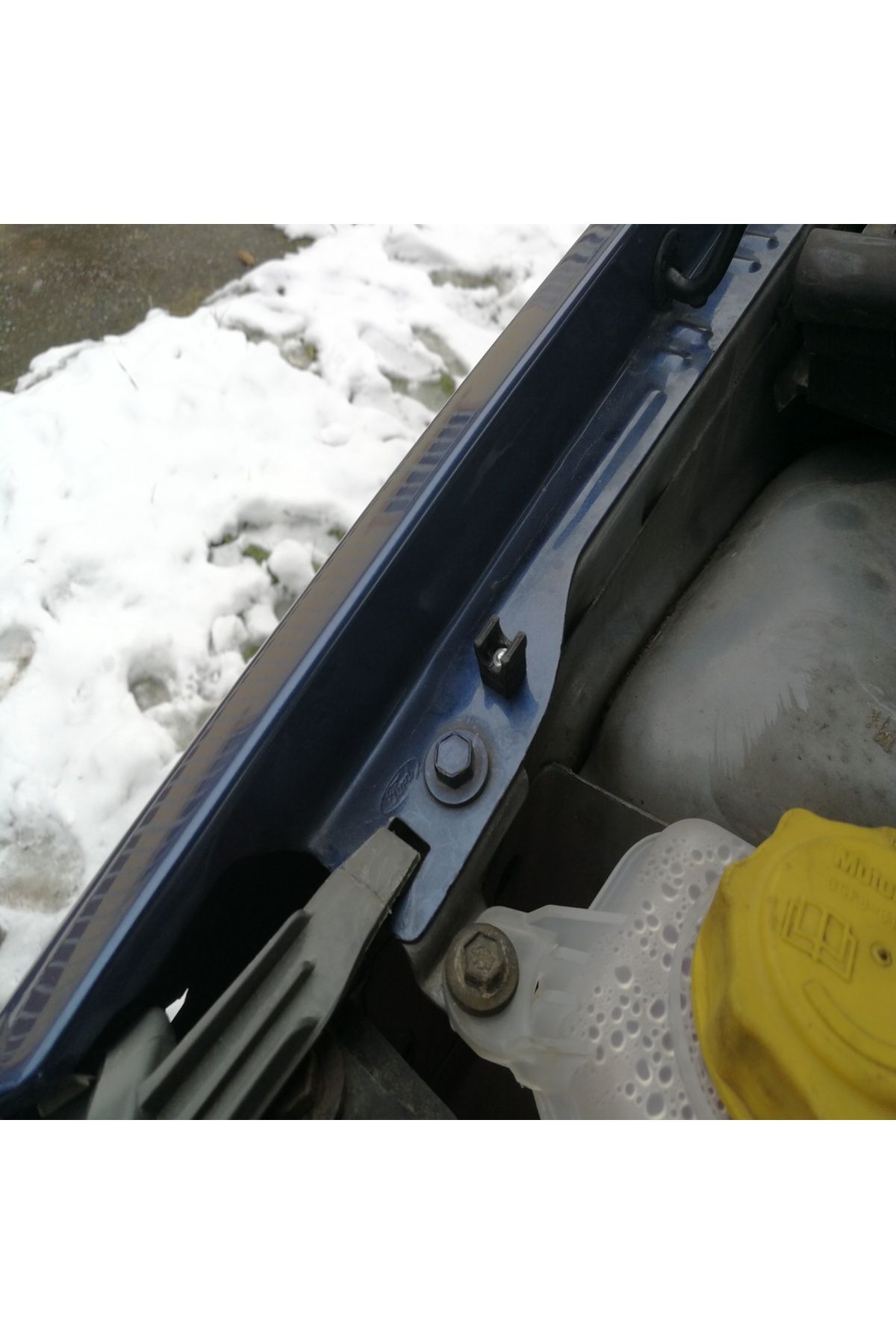 Lucest fiesta mk5 facelift Uyumlu hood tutucu klip (Plastik Aparattır!!!)