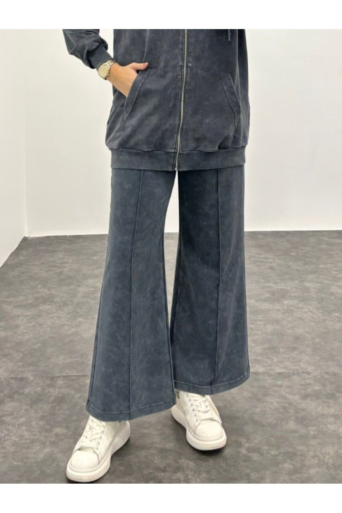 Suede Style 9034 - 3 İplik Soft Yıkamalı Rahat Salaş Kadın Eşofman Altı
