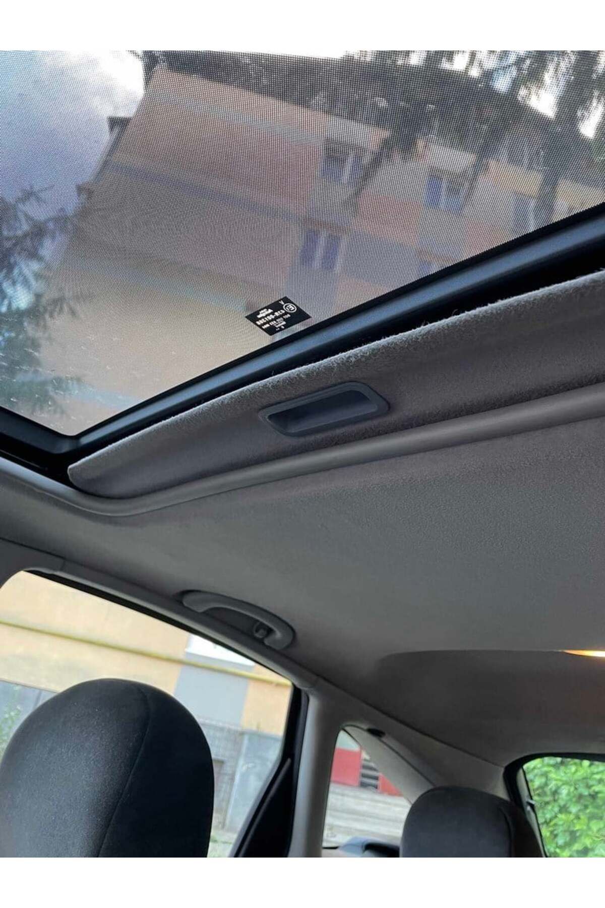 Lucest Ford Focus MK1 - Sunroof Gölge Tut kolu (Plastik Aparattır!!!)