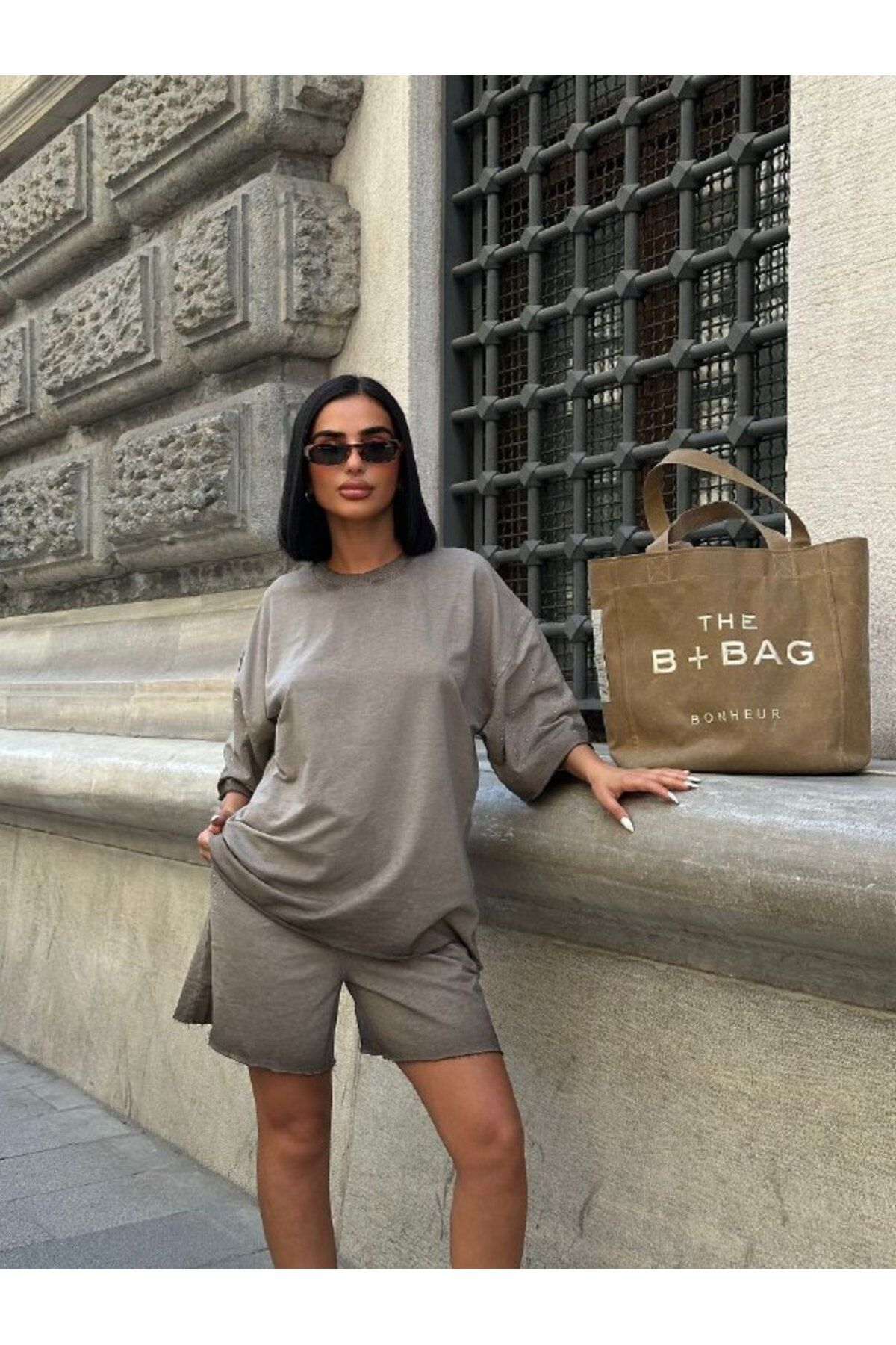 Castivo Fashion Yıkamalı Taş Detaylı Oversize Tişört & Şort Takım