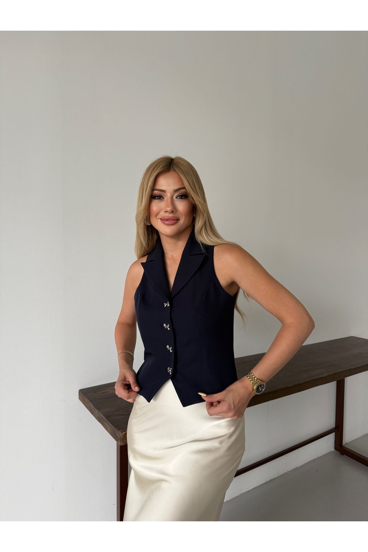 Nadrina Fiyonk Düğmeli Yakalı Yelek