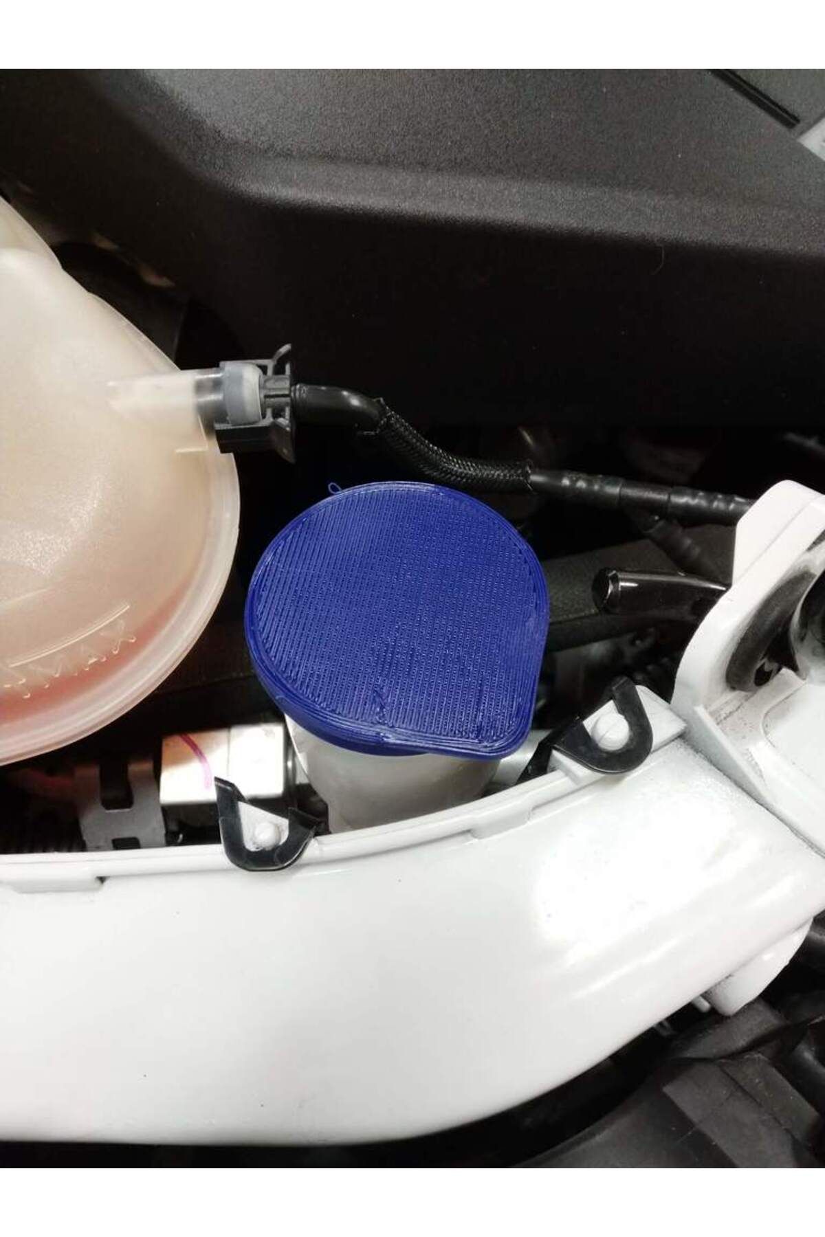 Lucest Mk3 Focus Uyumlu yıkama şişesi kapağı (Plastik Aparattır!!!)
