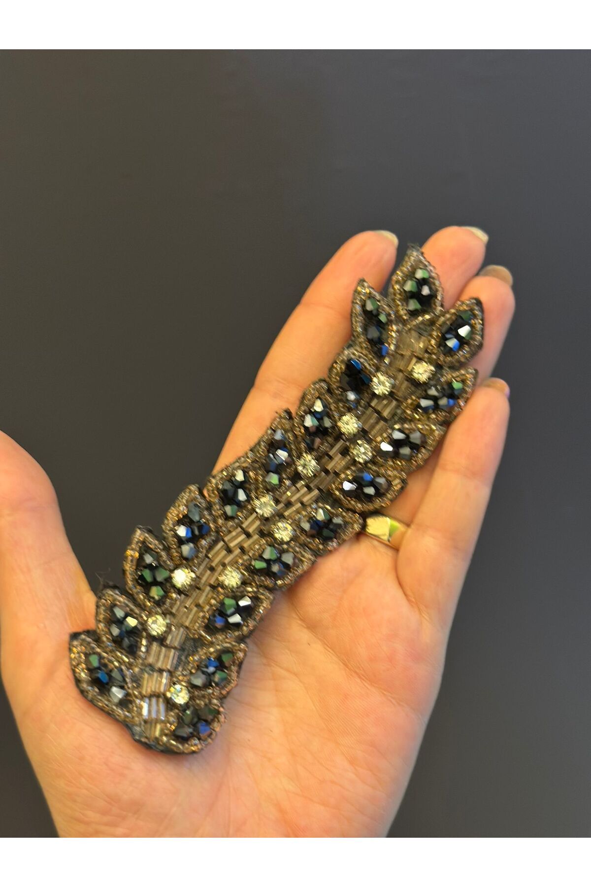 Gönülden Tasarım BONCUK TAŞ İŞLEME YAPRAK ARMA DİKİŞ APLİKE 12X3 CM