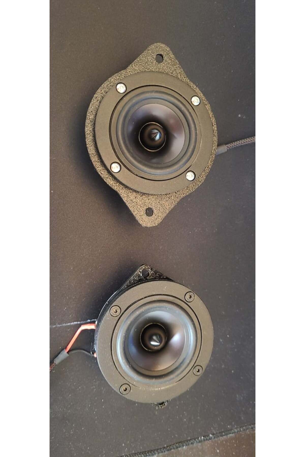 Lucest Audi A4/S4/RS4 B8 Dash Hoparlör Adaptörleri (Yan ve Merkez) - Değiştirilmiş (Plastik Aparattır!!!)