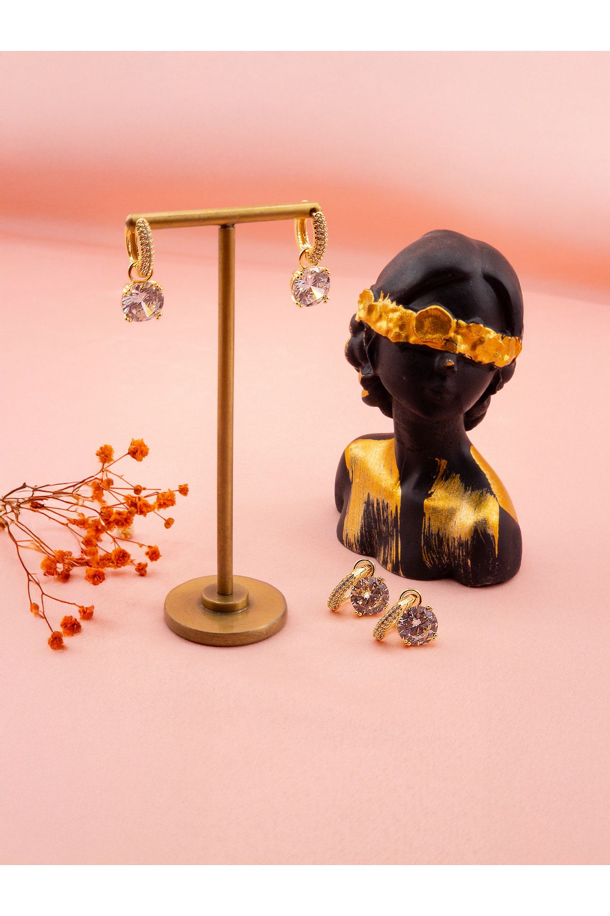 luree accessories Yuvarlak Kesim Taşlı Çelik Küpe
