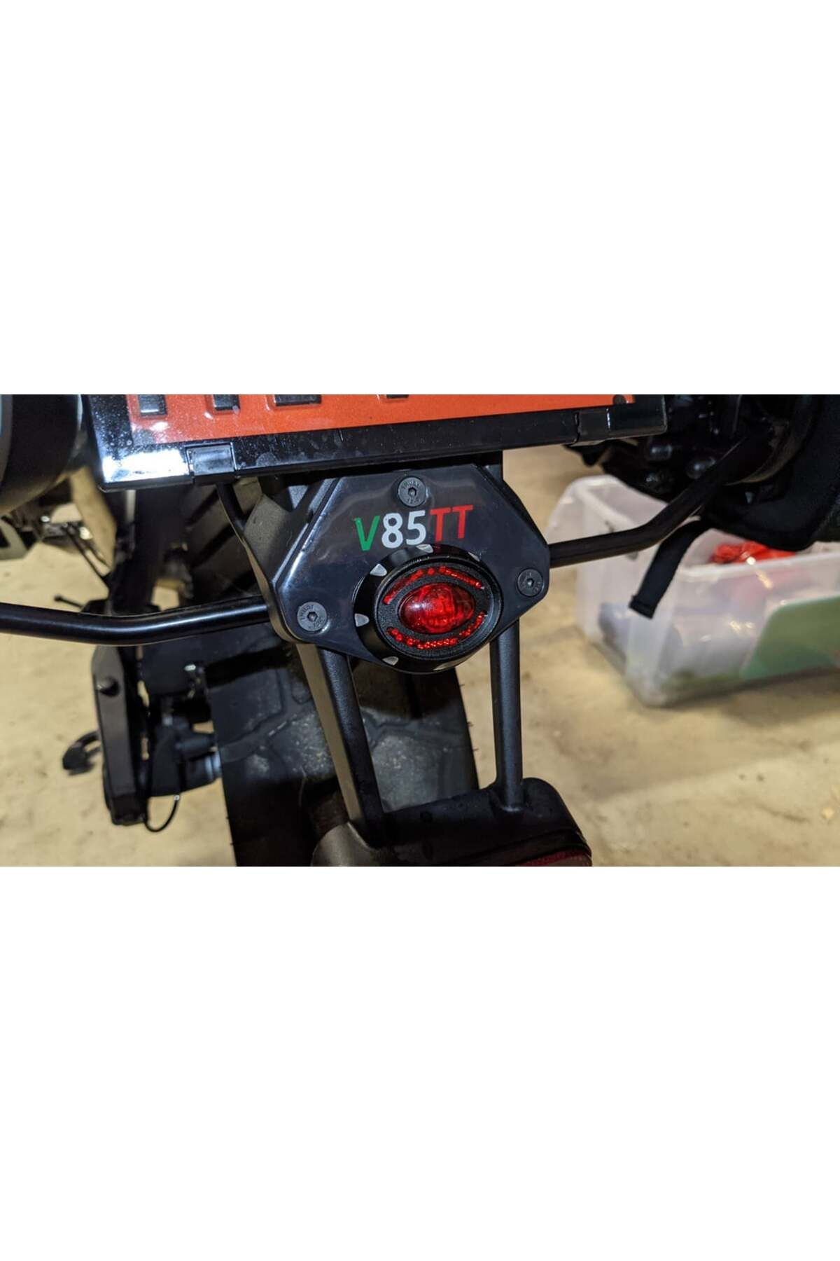 Lucest Moto Guzzi V85TT Ekstra Durdur Işık Braketi (Plastik Aparattır!!!)
