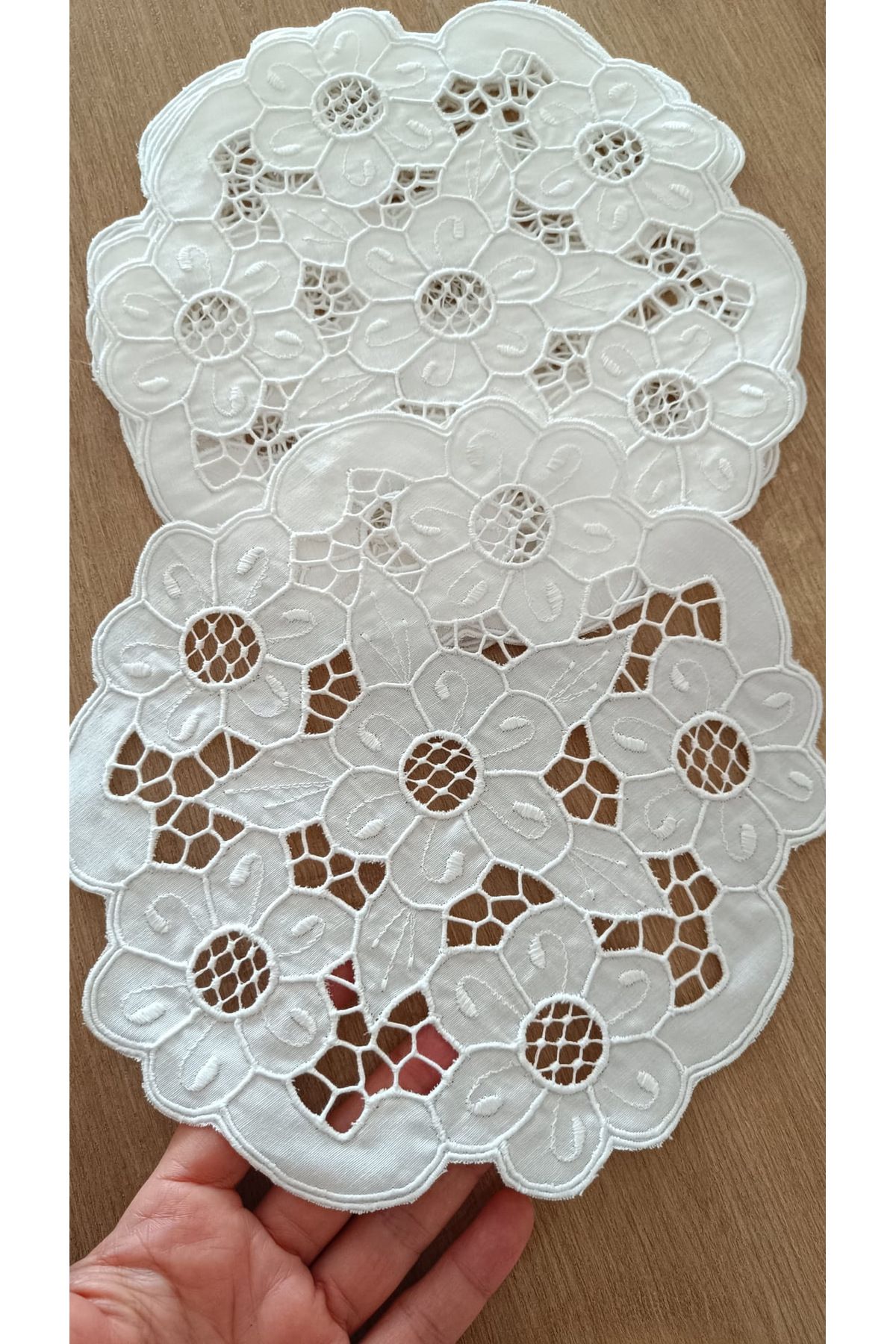 Tiniminatelier Çiçek Motif Delik İş Çok Amaçlı Peçete