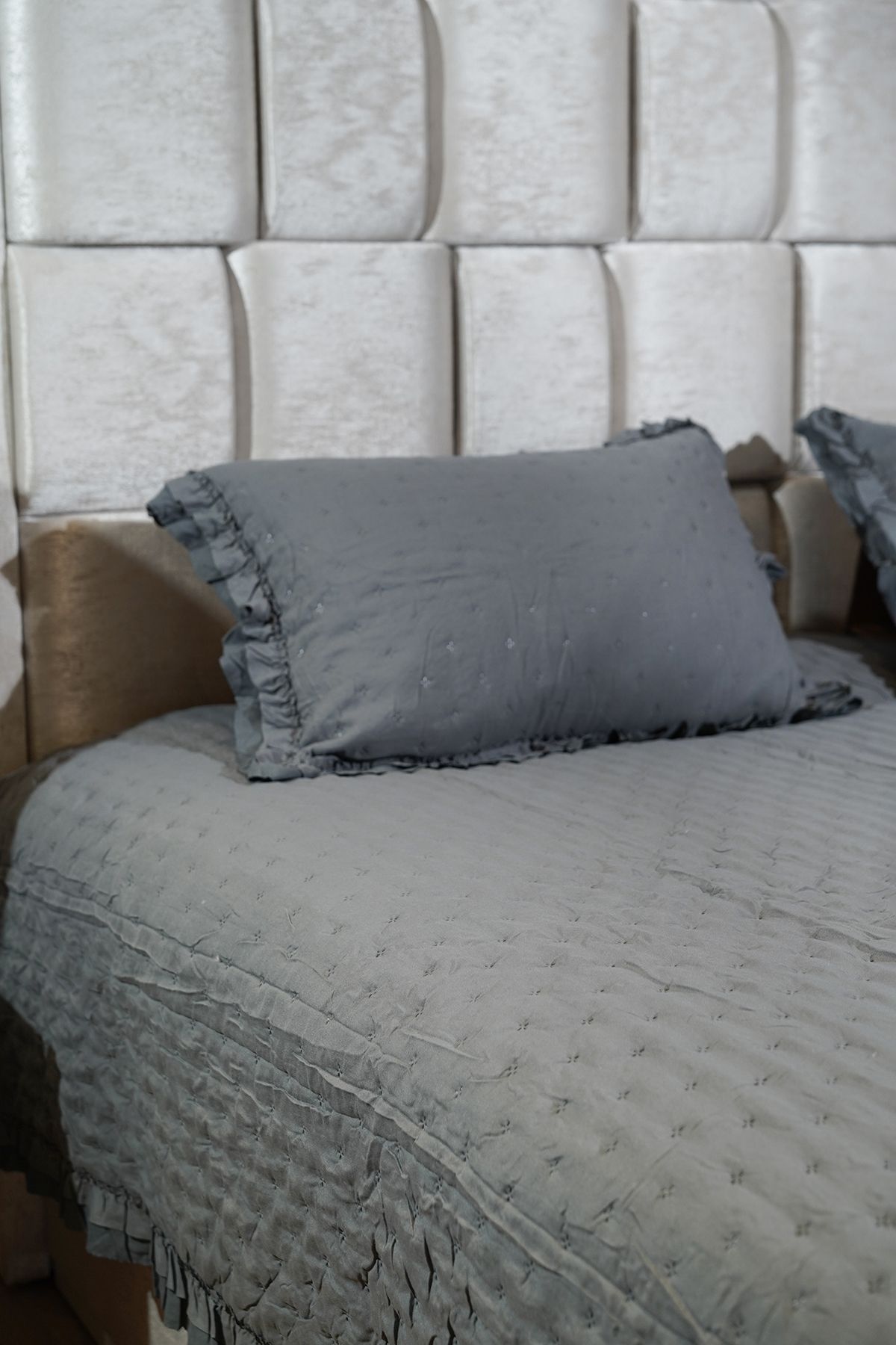 Dainty Home--lara- Anthracite Color Ruffled Single Bedspread Set 4