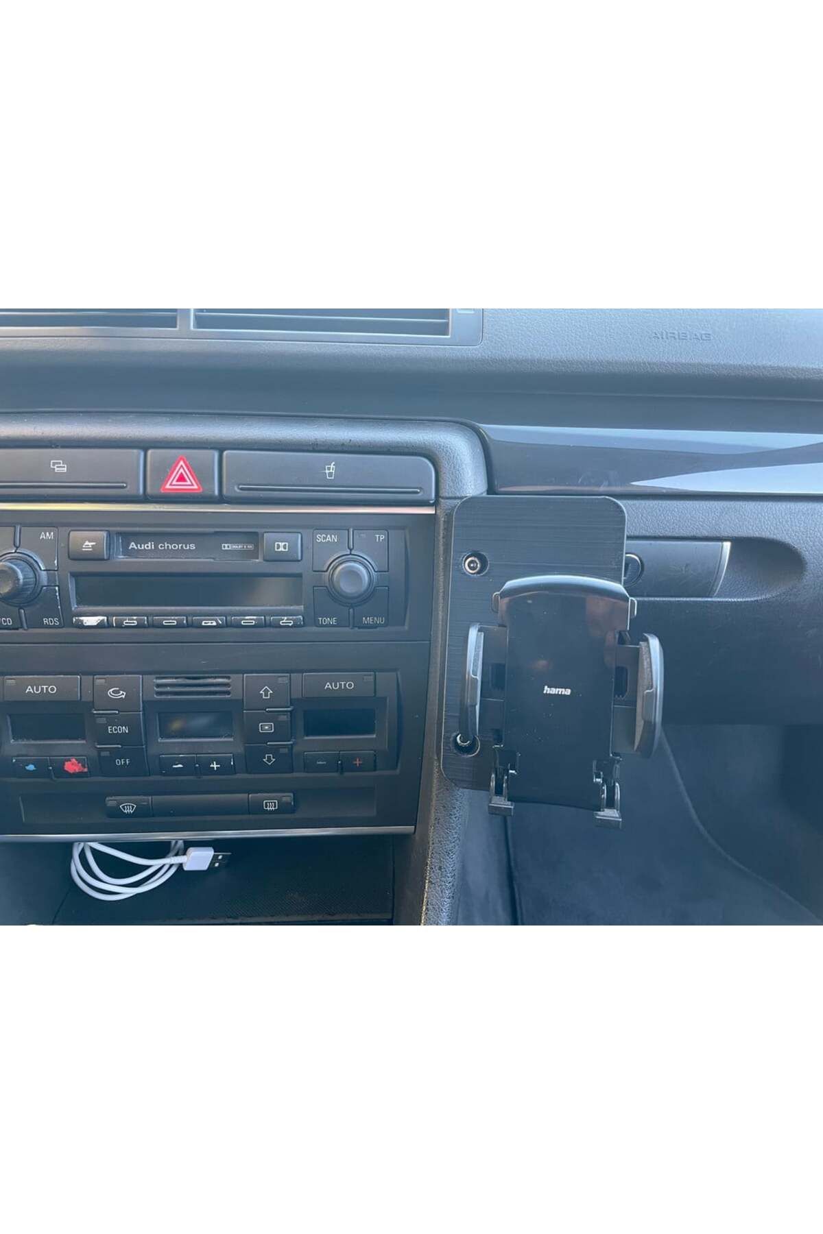 Lucest Audi A4 B6 Telefon Tutucu Adaptörü, Cep Telefonu Tutucu (Plastik Aparattır!!!)