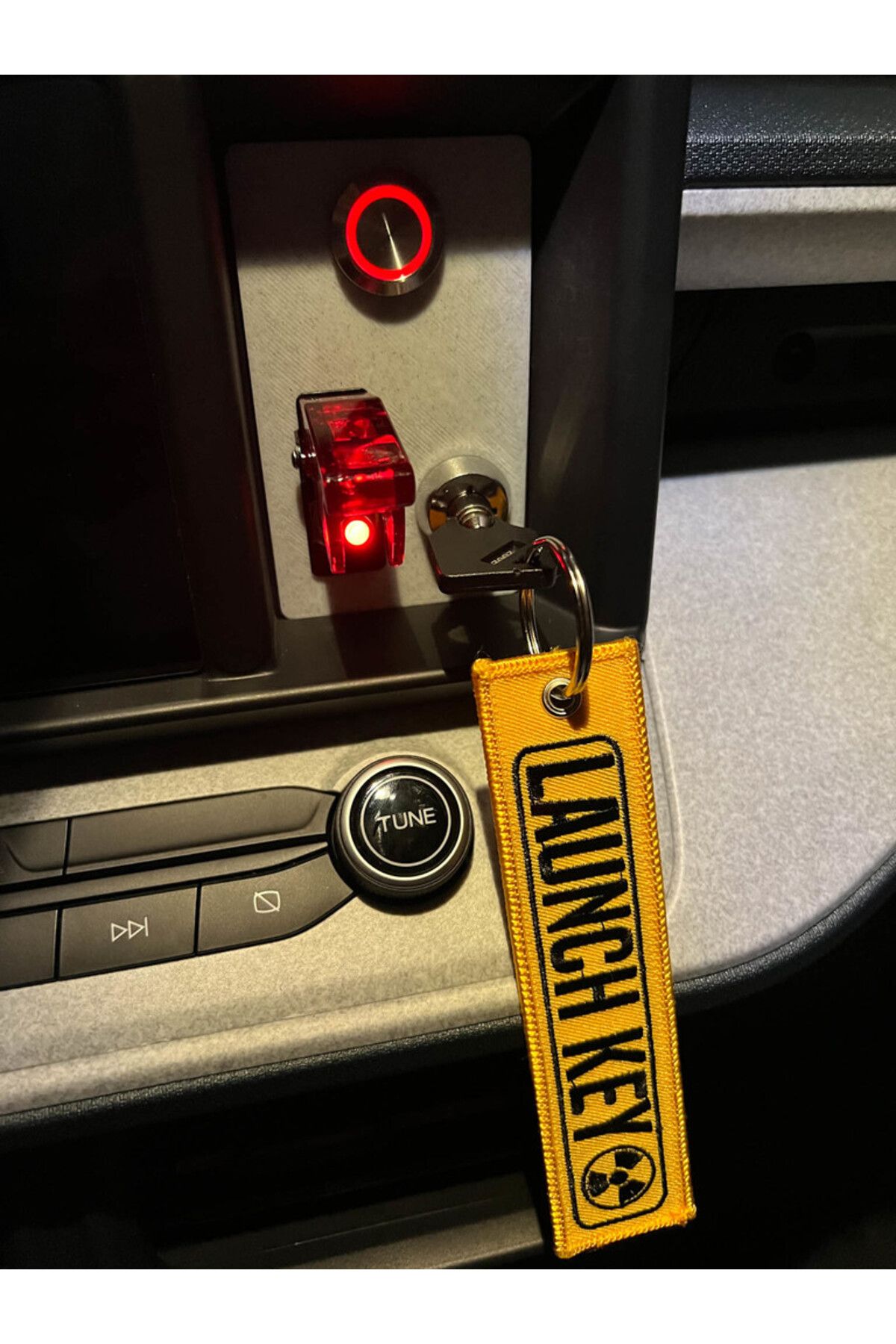 Lucest 2022 Ford Maverick Cubby Fırlatma Plakası (Plastik Aparattır!!!)