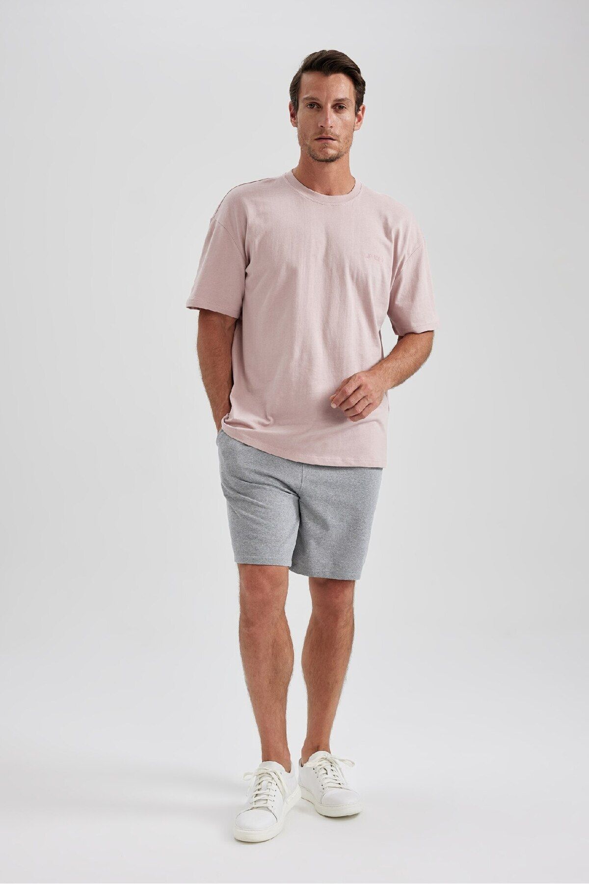 DeFacto-Regular Fit Shorts B0650Axns 3