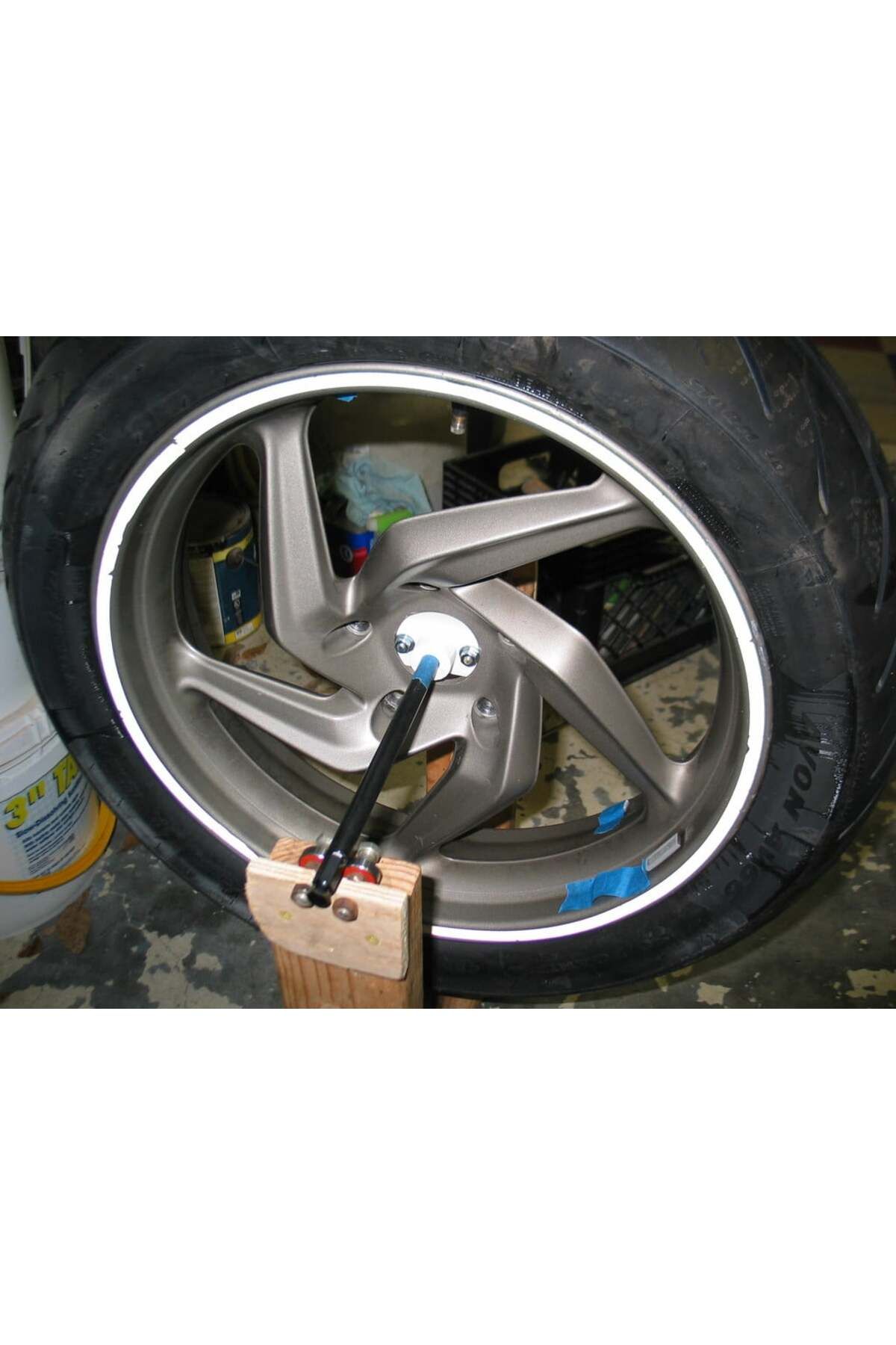 Lucest BMW motosikletleri için tekerlek/lastik dengeleme adaptörü (Plastik Aparattır!!!) Uyumlu