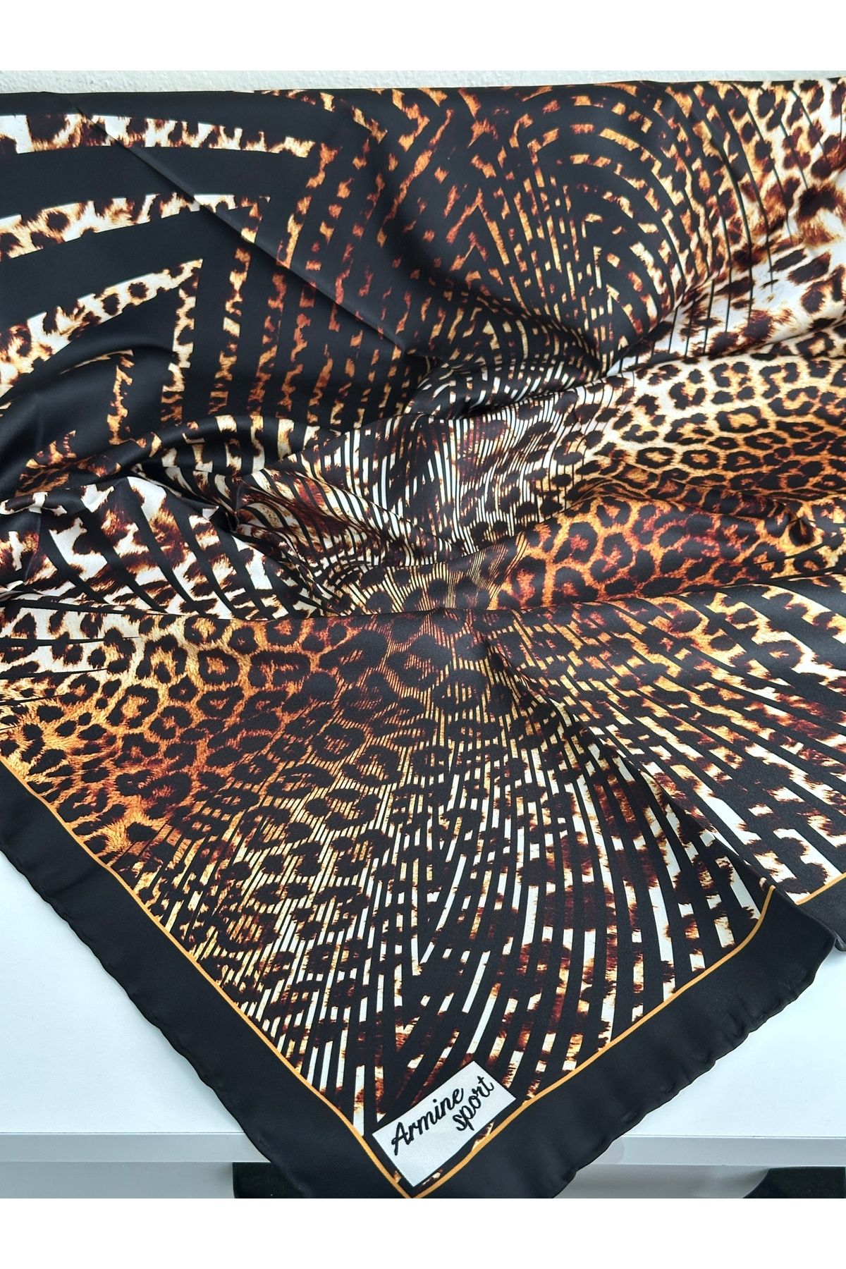 İpek Armine sport twill eşarp
