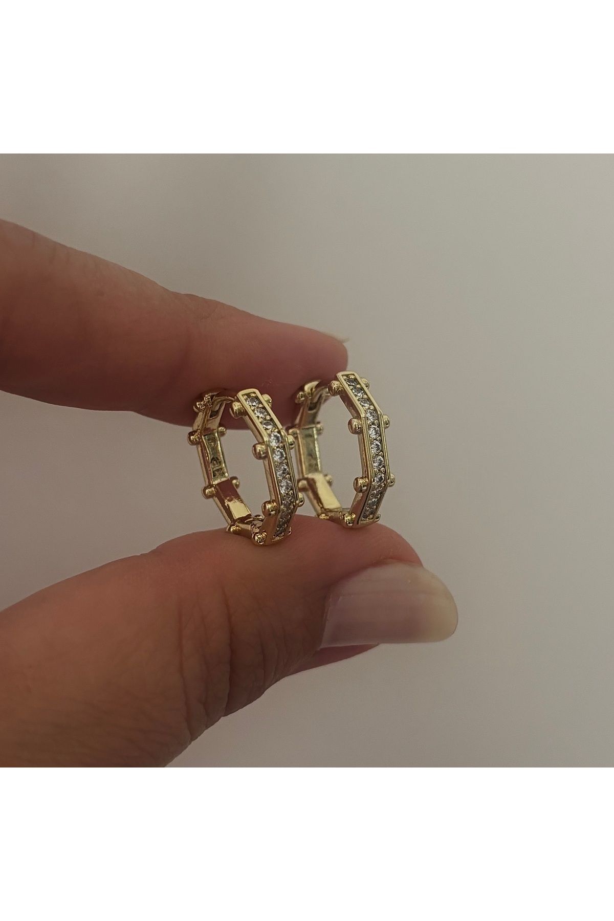 XUPING JEWELRY Xuping 14K Renginde Yedigen Topçuklu Trend Model Küpe