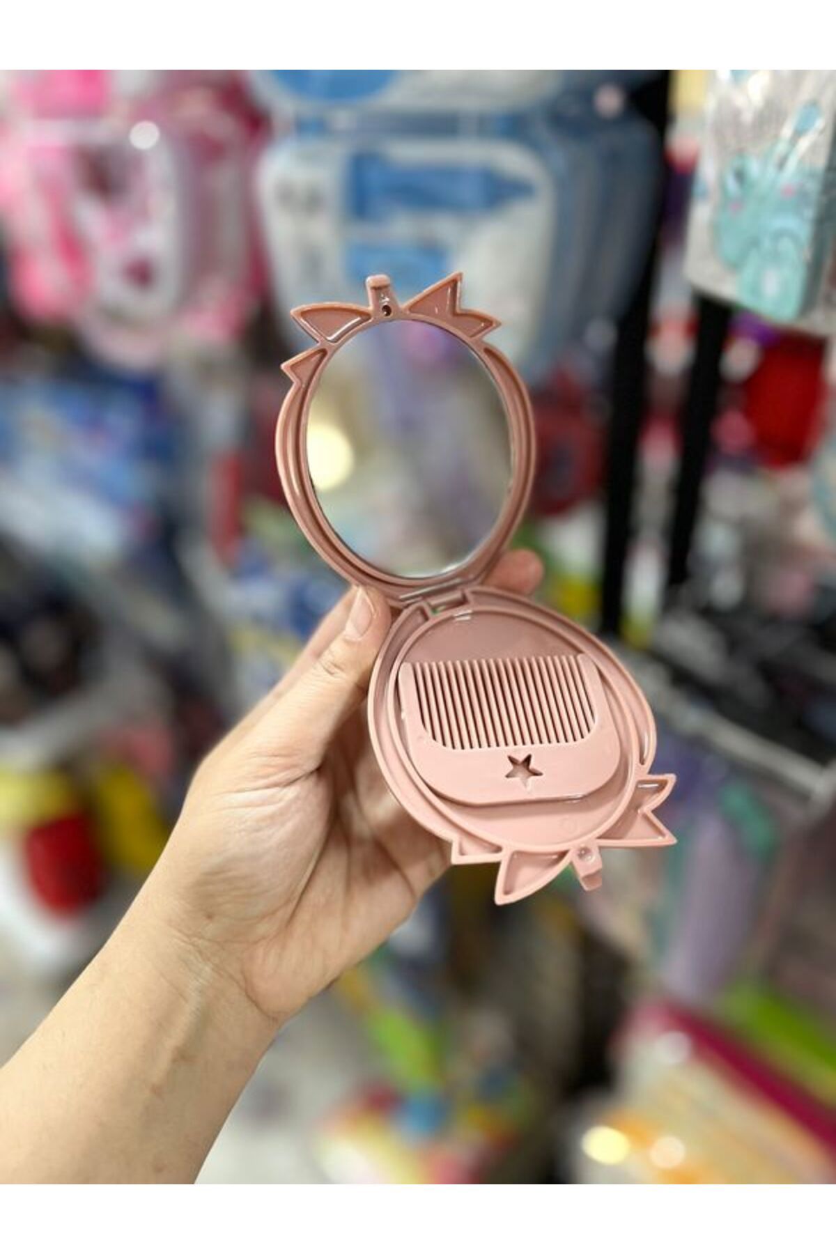EyER Shoping Çilek Figürlü Taşınabilir Makyaj Aynası Çanta Aynası Ve Taraklı Cep Aynası Kapaklı Pembe
