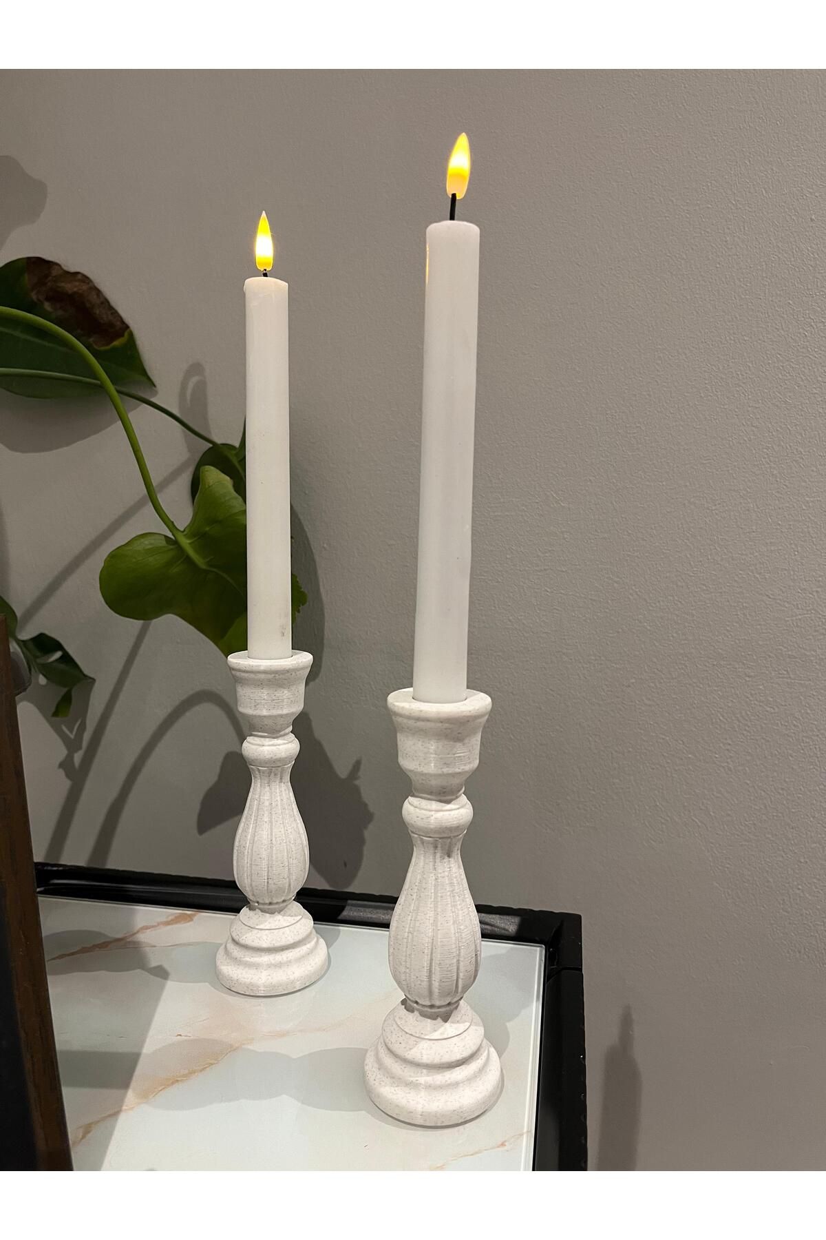 solary sistem Modern Klasik Tarz: Beyaz Mermer Doku Şamdanlar – 2’li El Yapımı Set