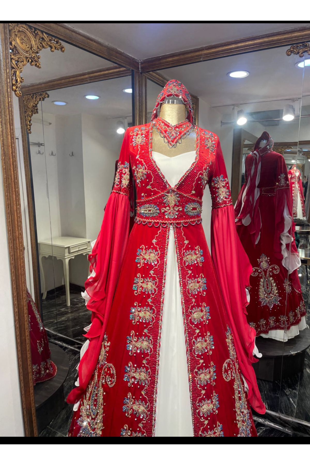atölyekaftanbutik Kırmızı işleme kadife kaftan bindallı