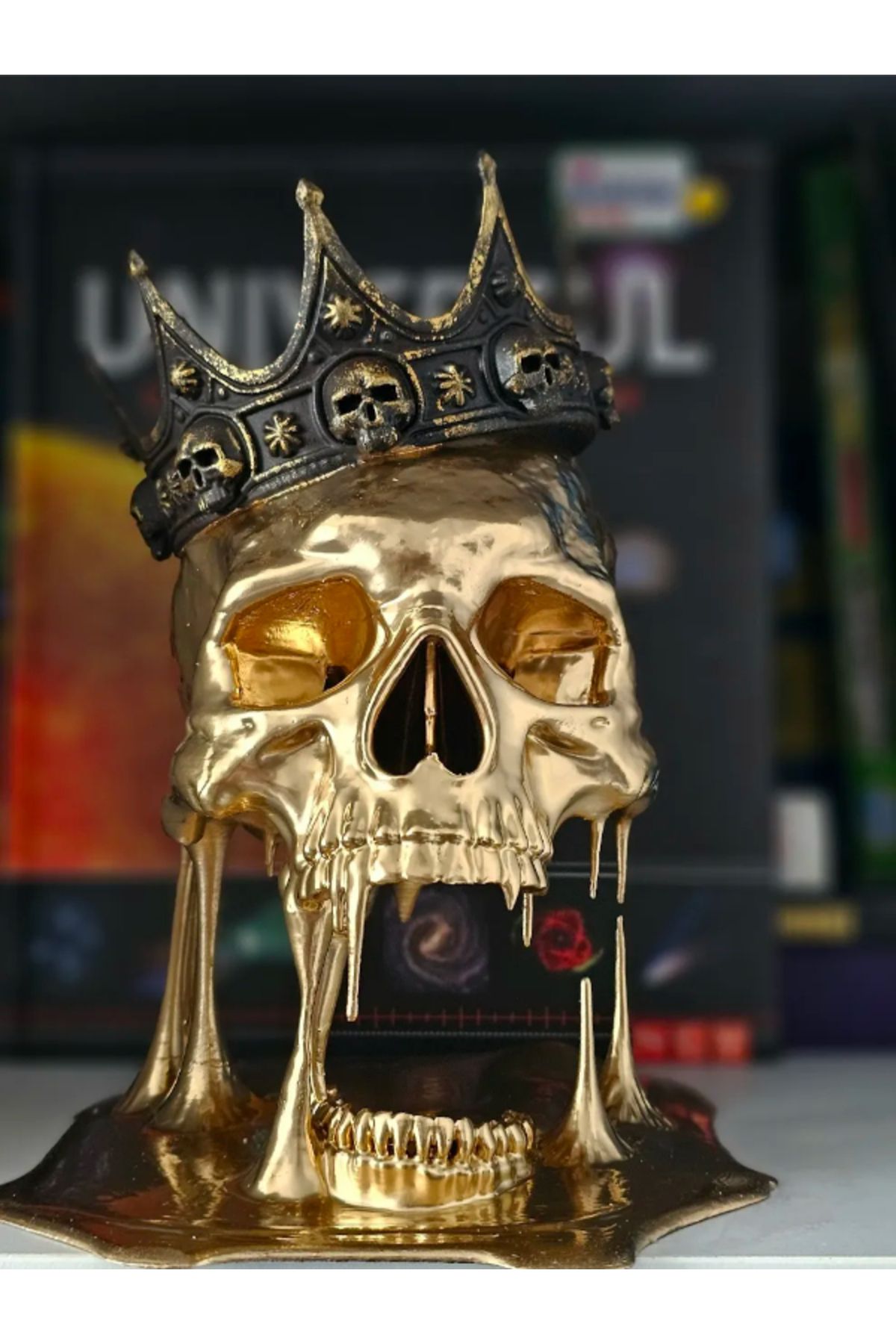 NOMOTHETIC Memento Mori – Be Your Own King Figürü