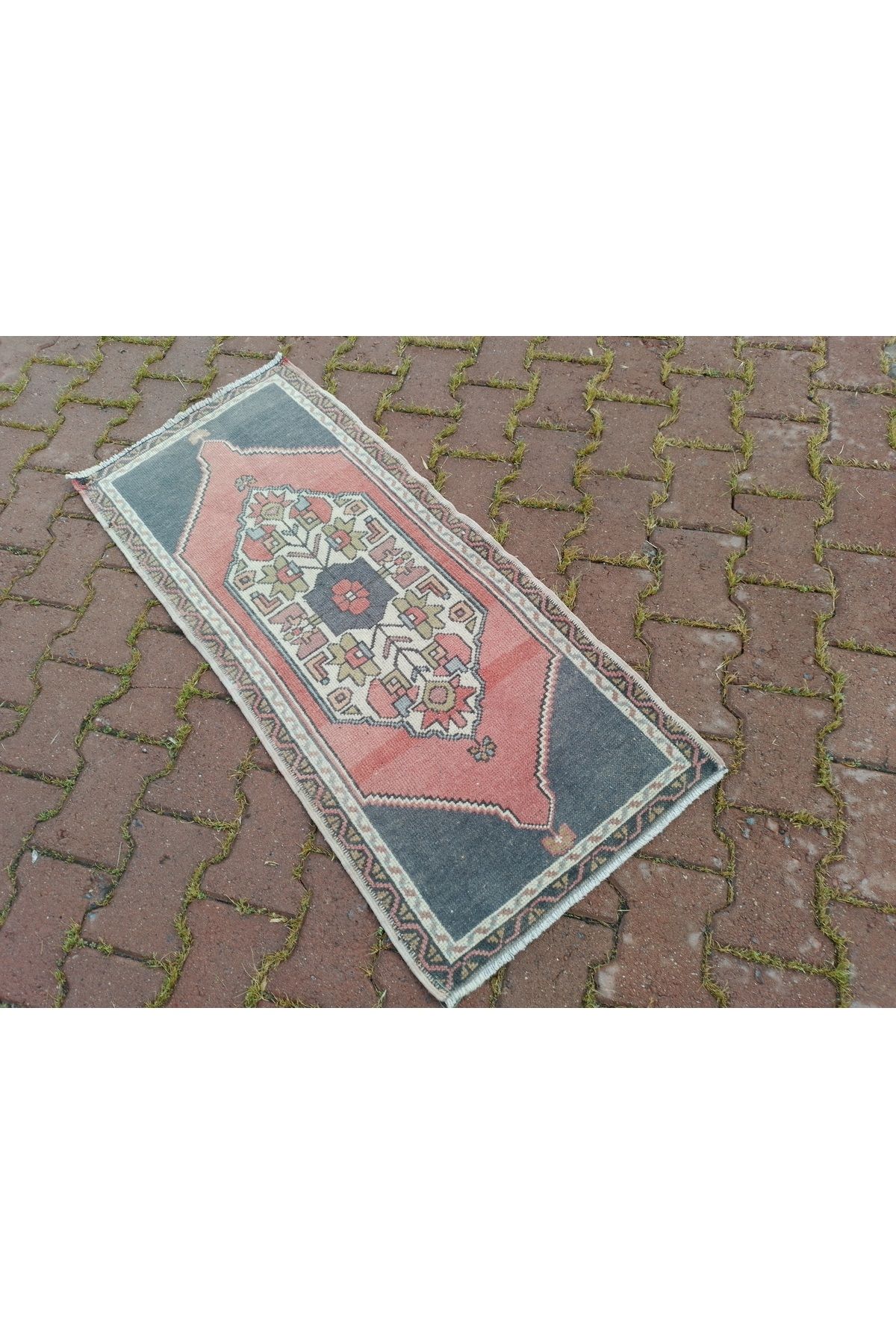 ŞAHMERDANOĞLU 55 x 124 Cm El Dokuması Niğde Yöresi Küçük Halı Yastık, Rustik Banyo Dekoru b16