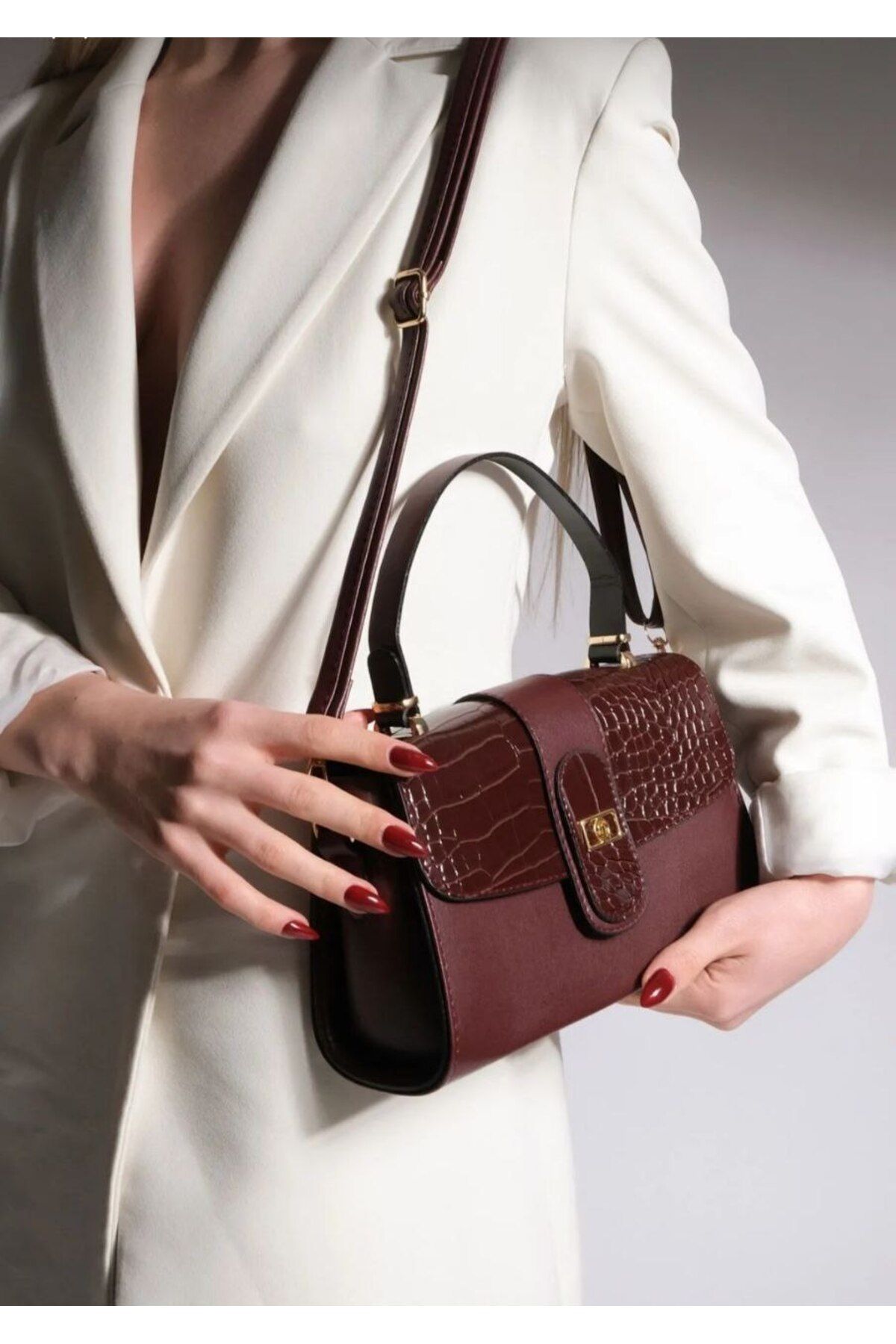 Butik DEFAY BUTİK Timsah Desenli Yandan Çapraz Askılı El ve Omuz Çantası