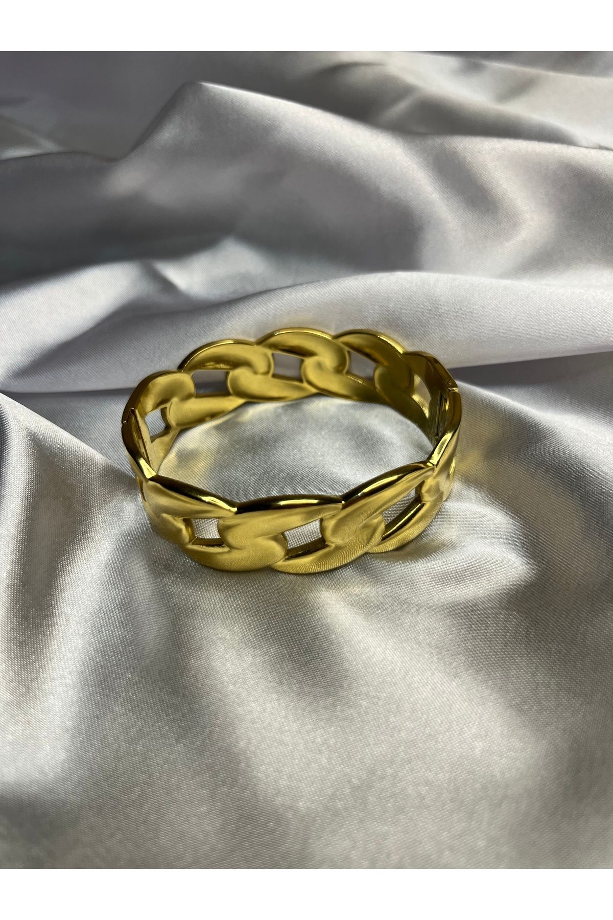 Fam&Co Jewelry Kadın Altın Renk Paslanmaz Çelik Zincir Model Bileklik – Modern ve Şık Tasarım
