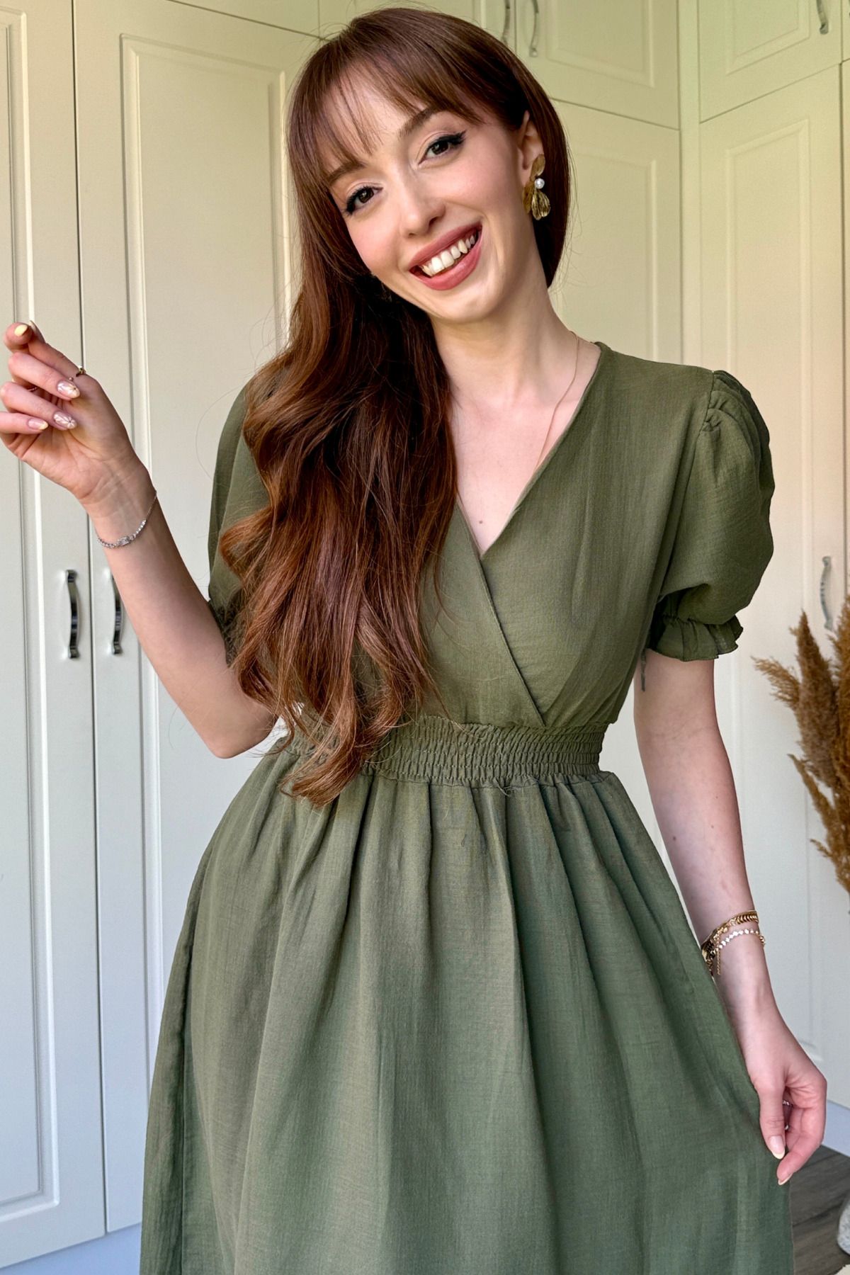Dilay Gökoğlu Butik Müslin Kumaş Kısa Kol Midi Elbise