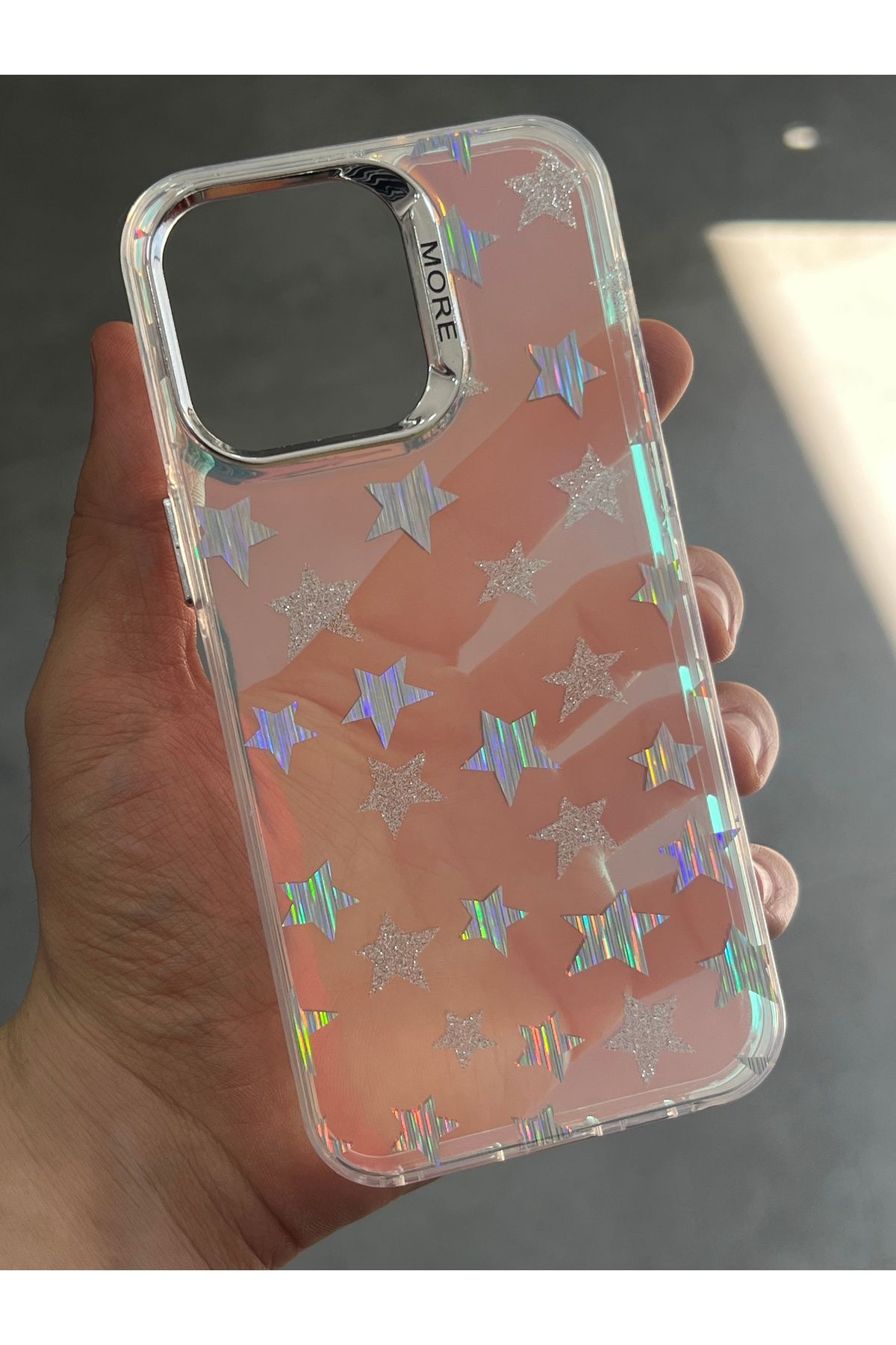 EDELFU iPhone 15 Pro Max Hologramlı Desenli Şeffaf Kapak Gümüş Çerçeveli Koruyucu Telefon Kılıfı