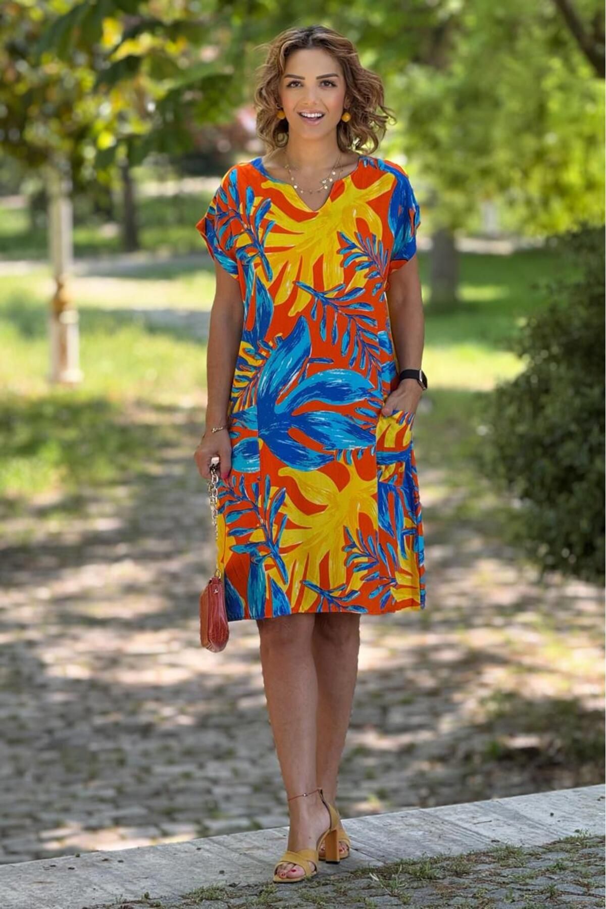 Nevin Kaya Moda Turuncu Ramses Yaka Yaprak Desenli Elbise